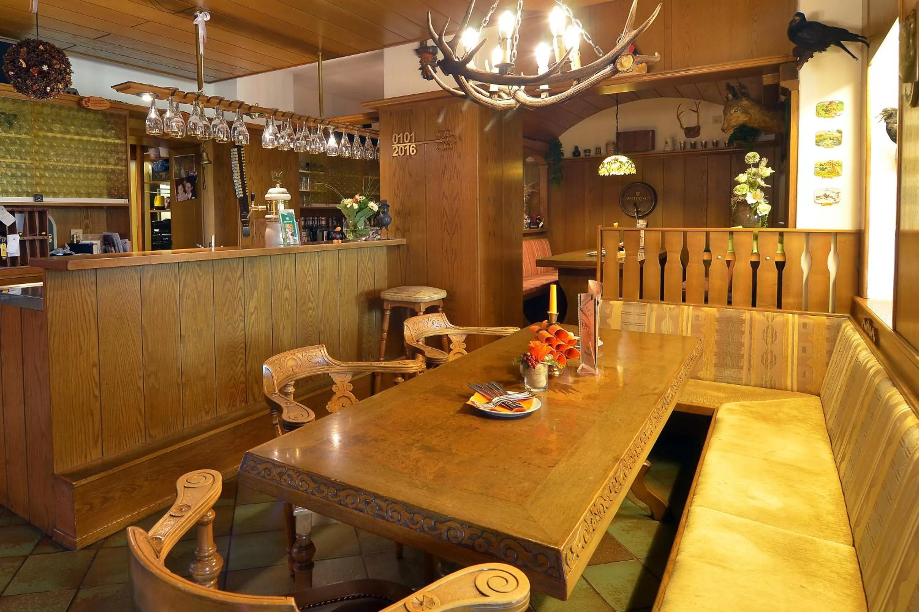 Restaurant/places to eat in Hotel Rabennest