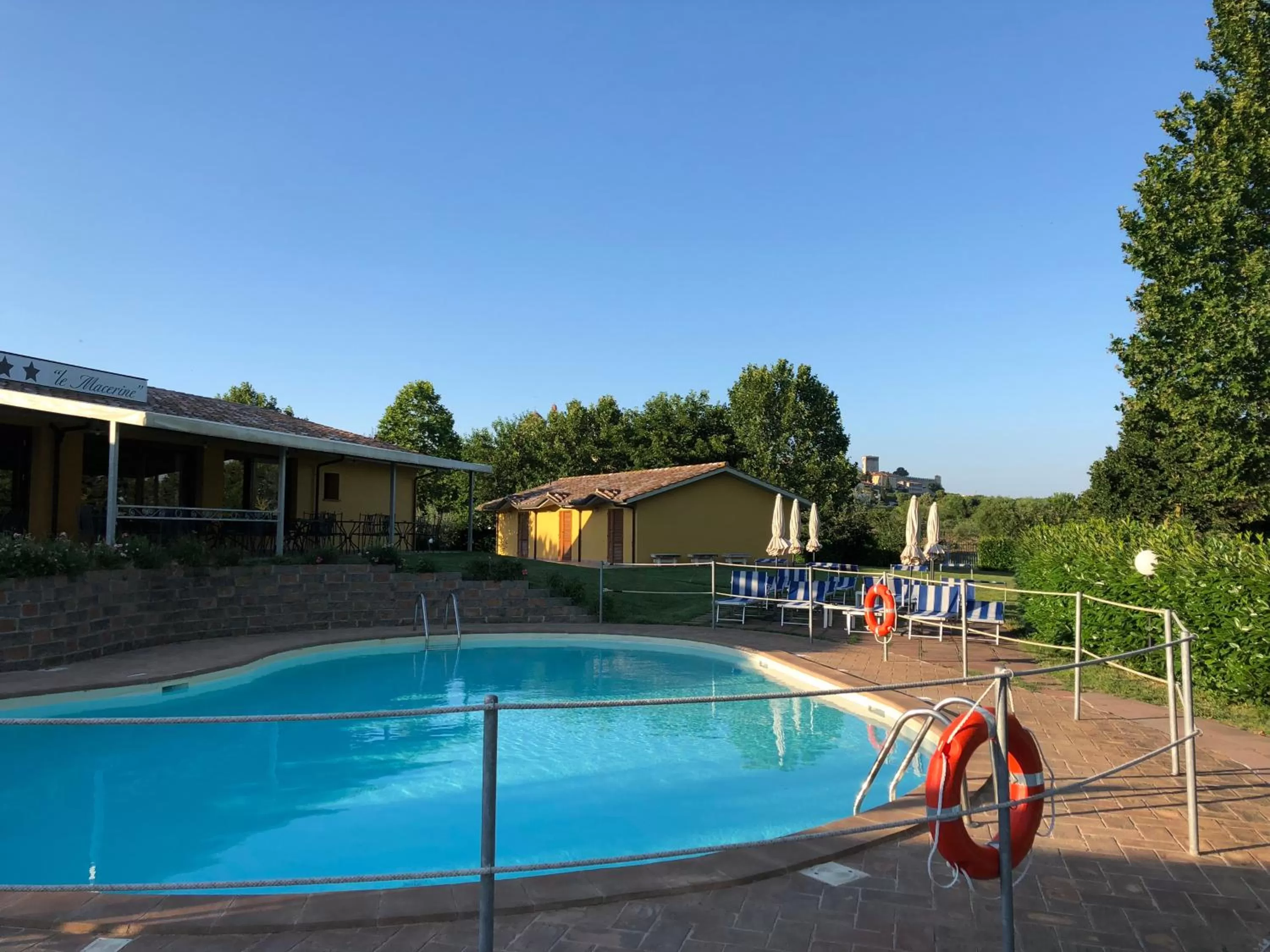 Property building in Le Macerine