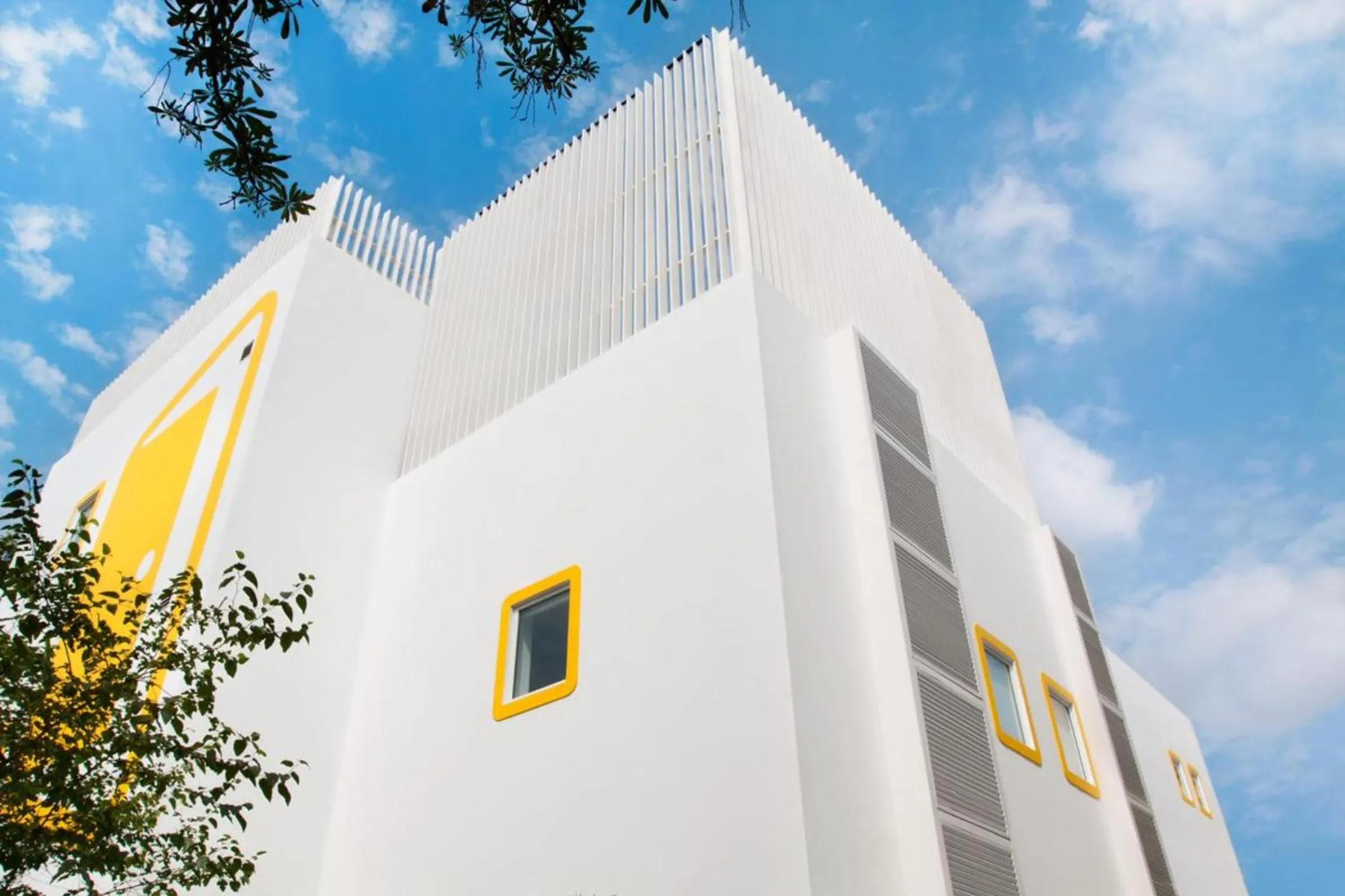 Facade/entrance in Bloomrooms @ Link Road