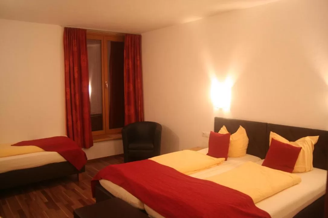 Photo of the whole room, Room Photo in Hotel Engl