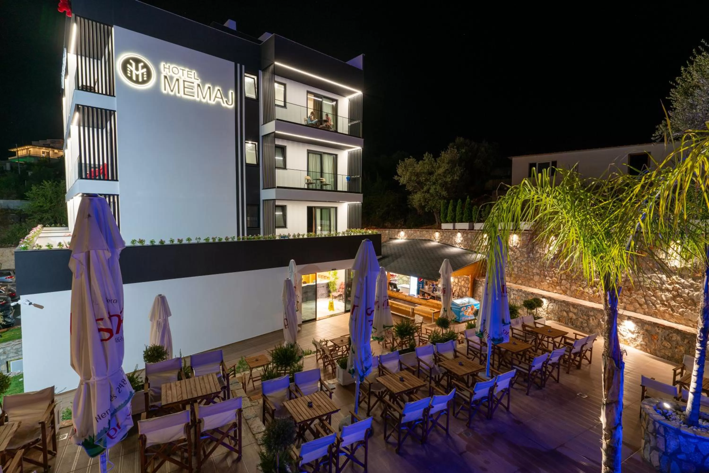 Night, Property Building in Hotel Memaj