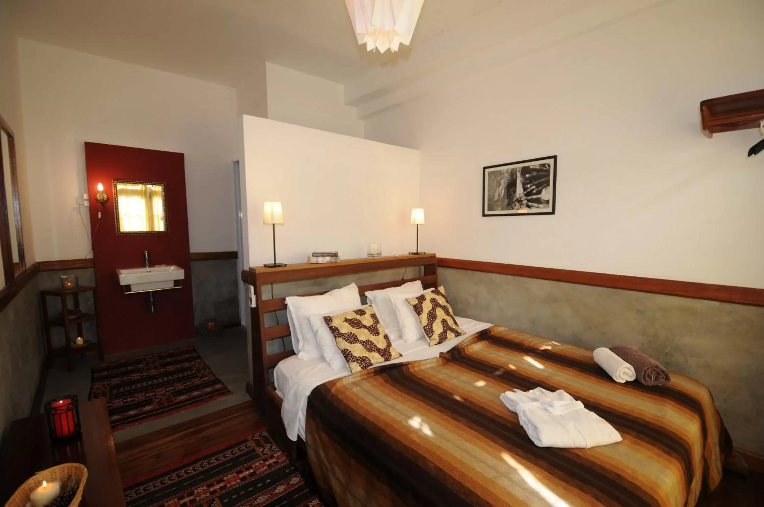 Double Room in The Colonial Guest House Double Room in The Colonial Guest House