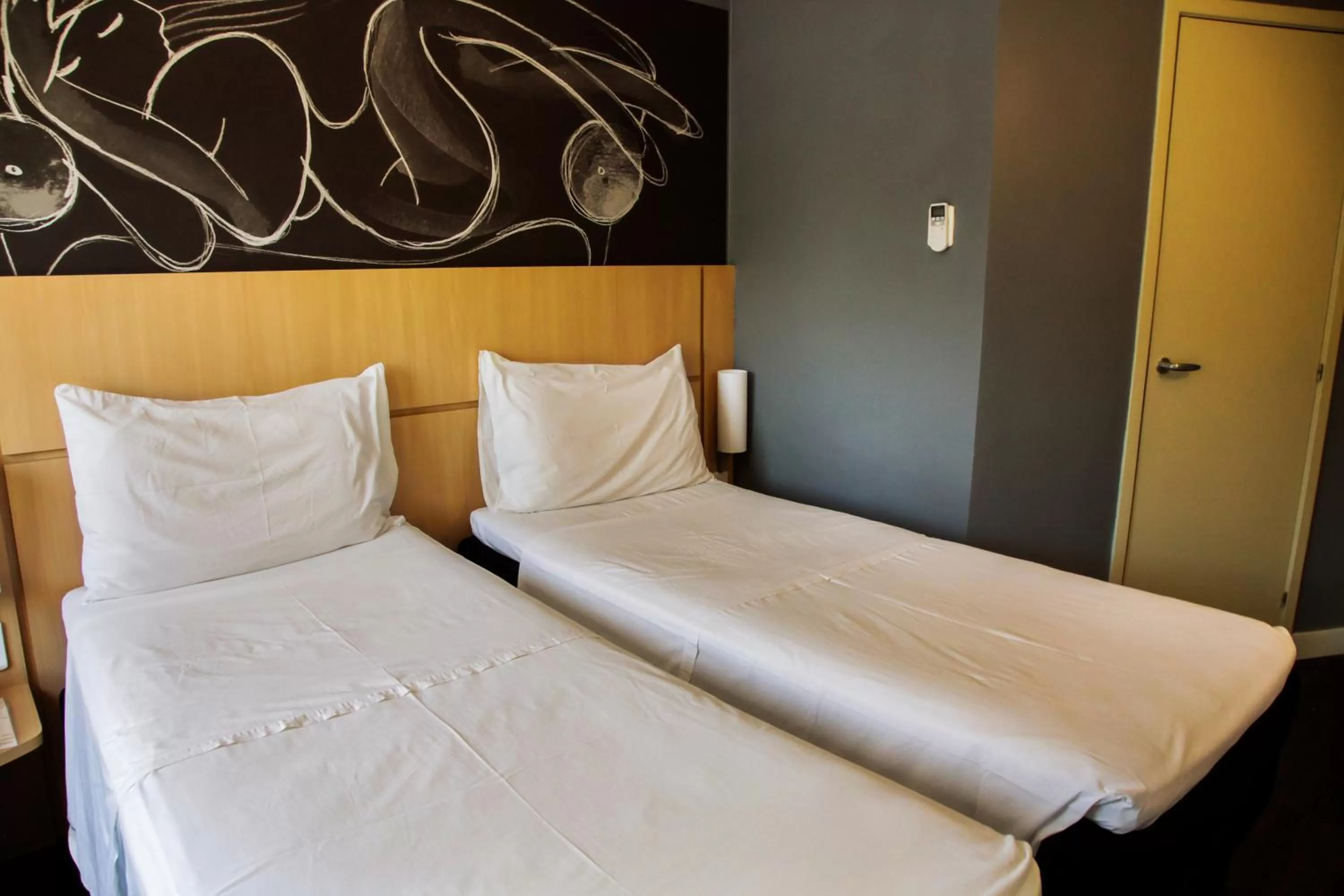 Photo of the whole room, Bed in Ibis Bacabal