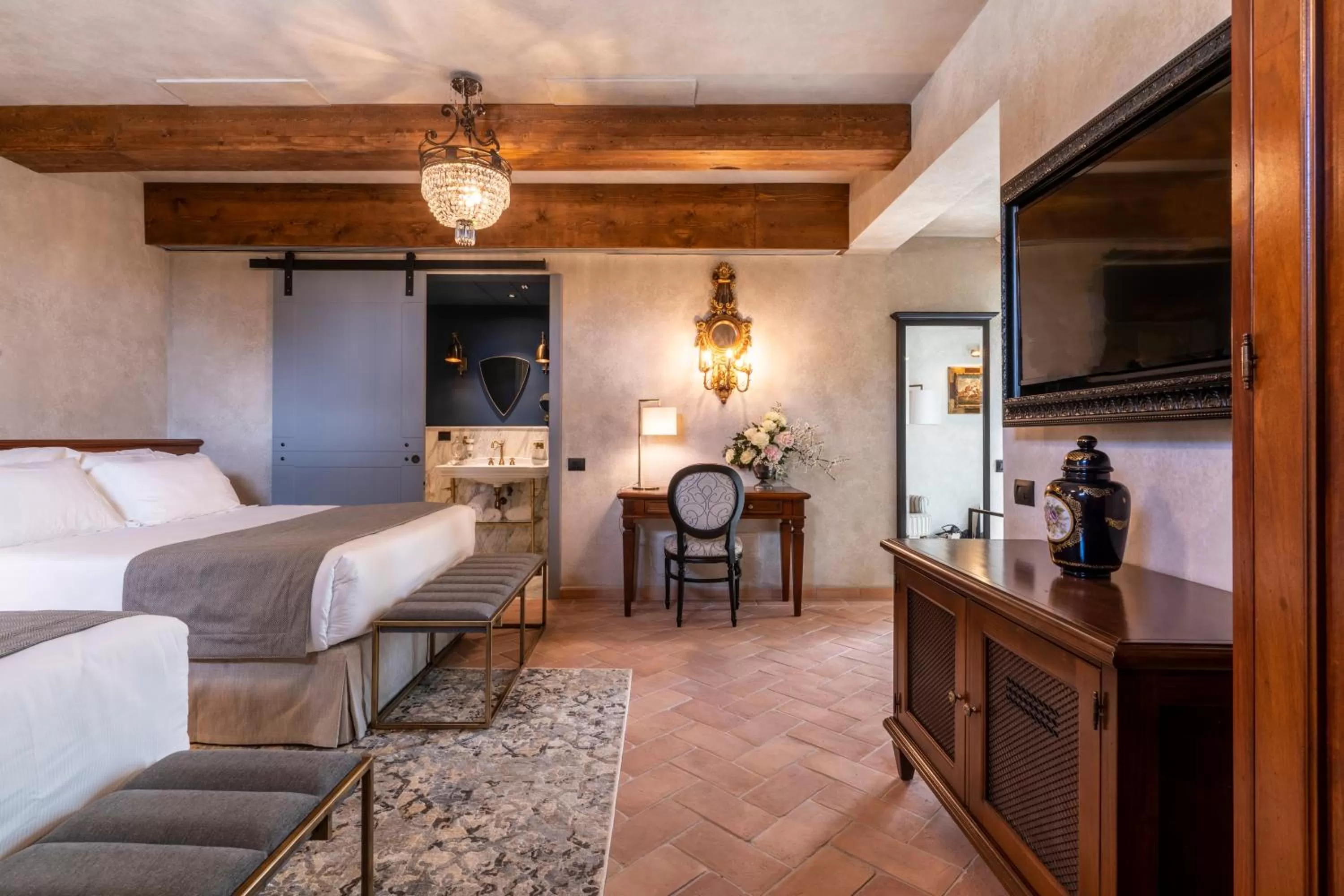 Bed in Villa Petriolo - Small Luxury Hotels of the World