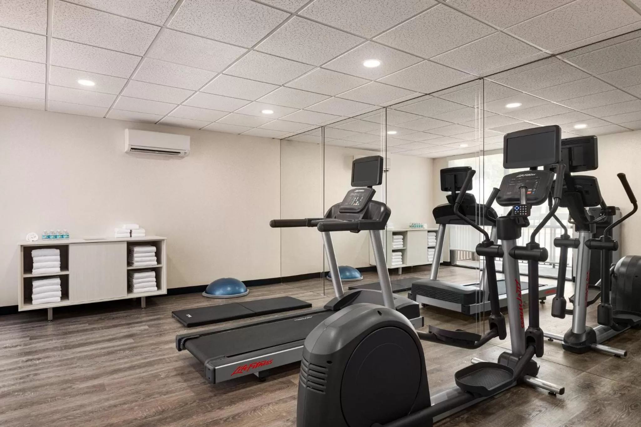 Fitness centre/facilities in Holiday Inn Express Vero Beach-West I-95 by IHG
