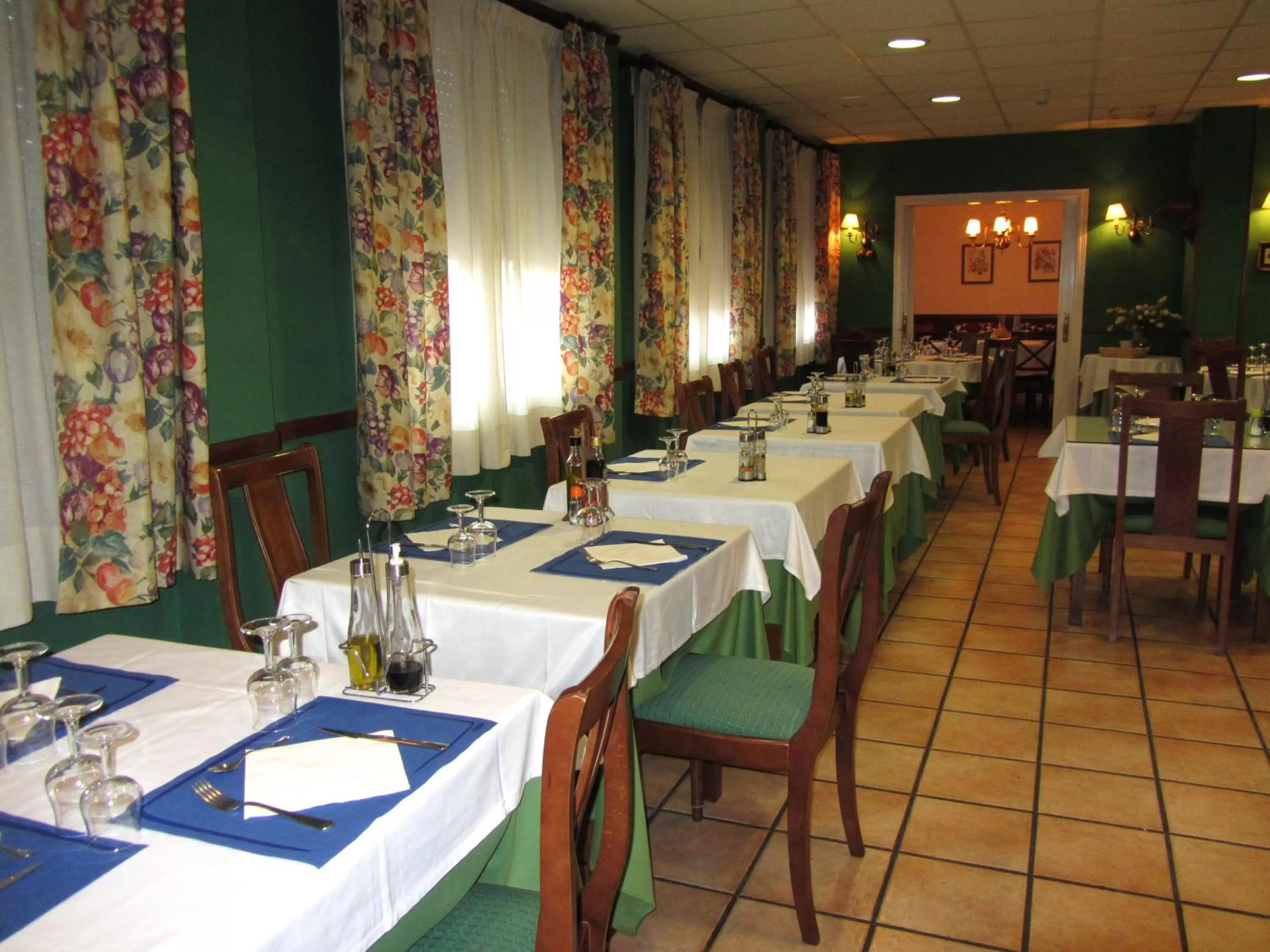 Restaurant/places to eat in Hotel Villa de Utrillas