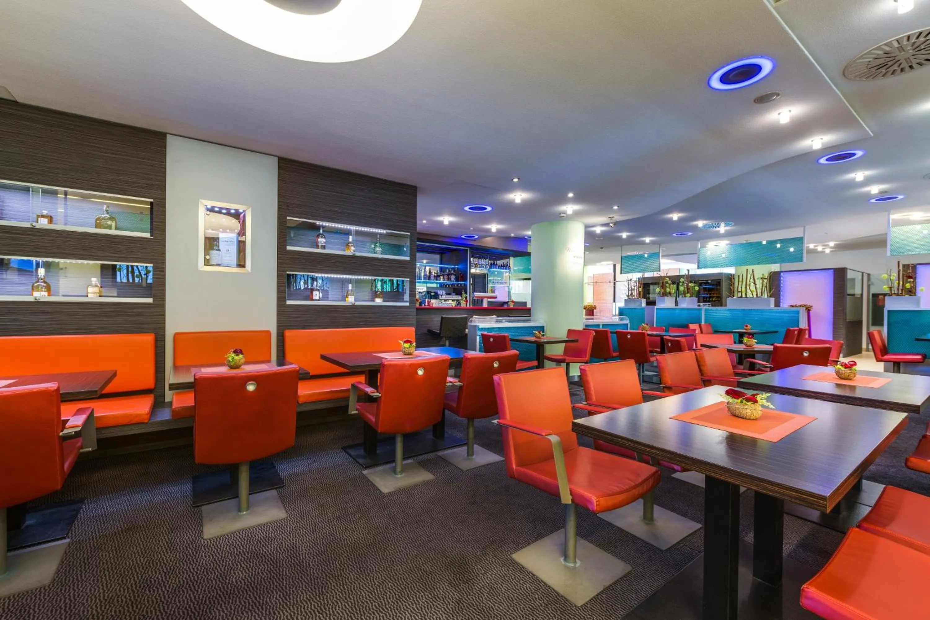 Lounge or bar in Novina Hotel Wöhrdersee Nürnberg City