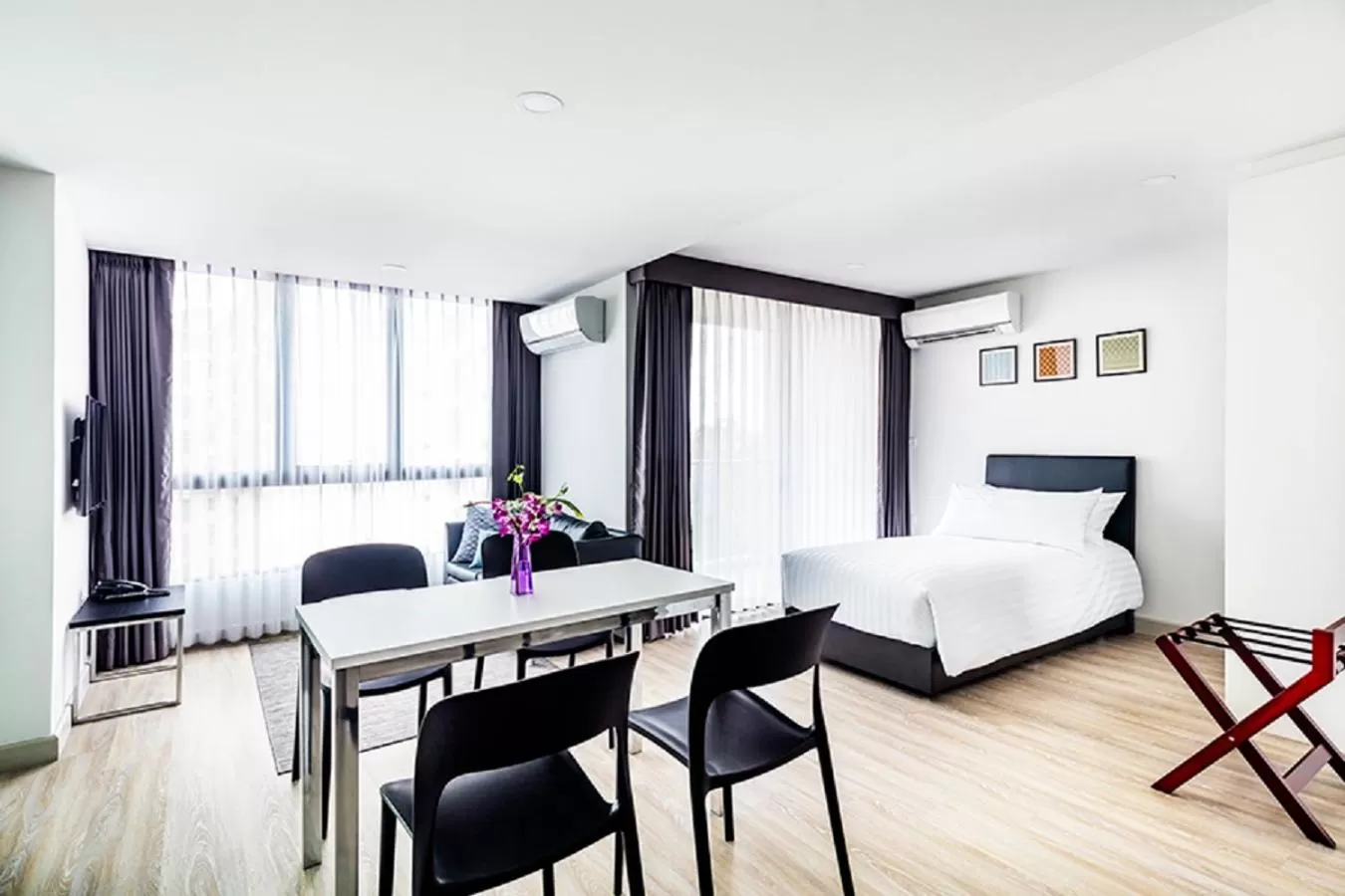 Photo of the whole room, Bed in The Rizin