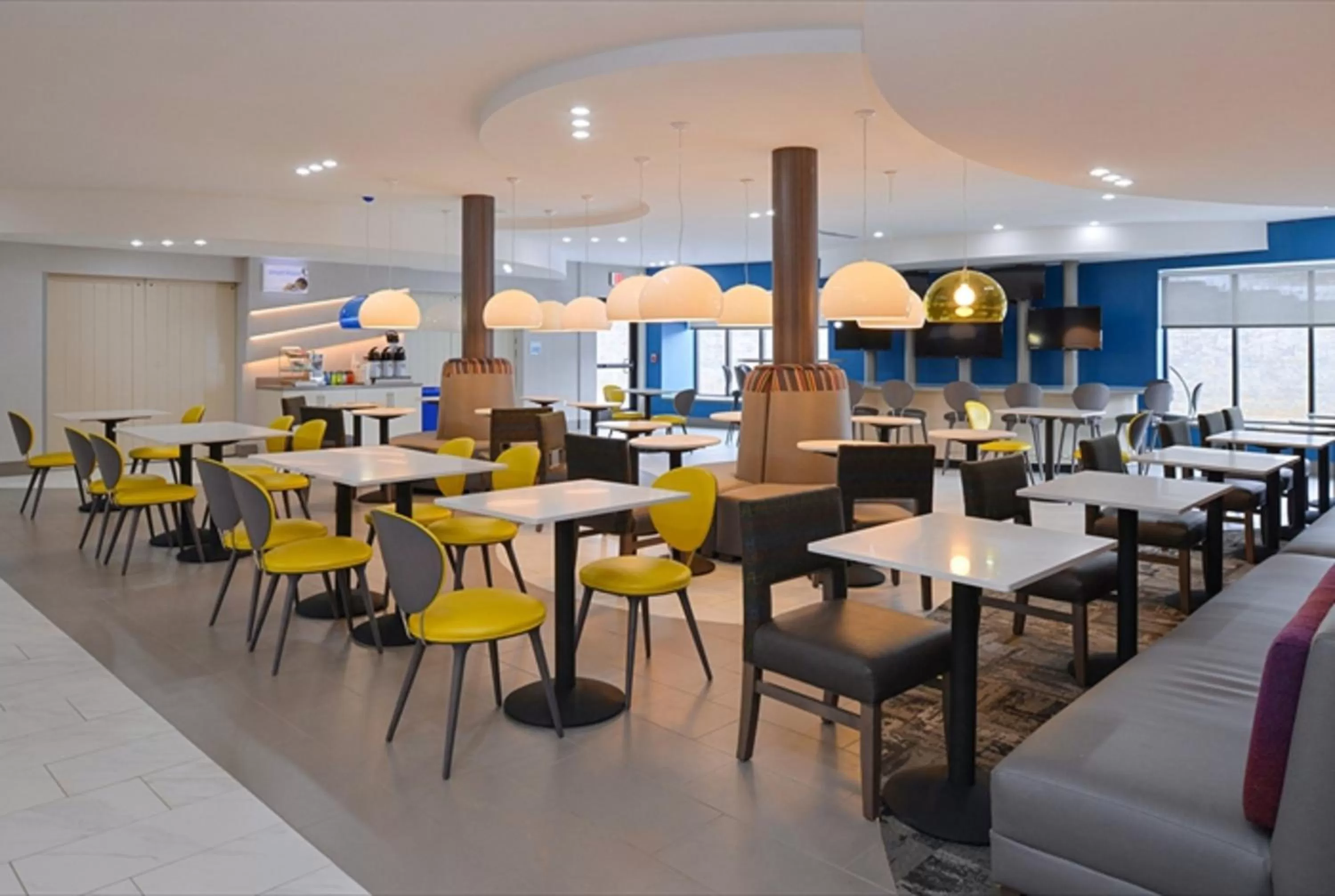 Breakfast in Holiday Inn Express & Suites Shippensburg by IHG