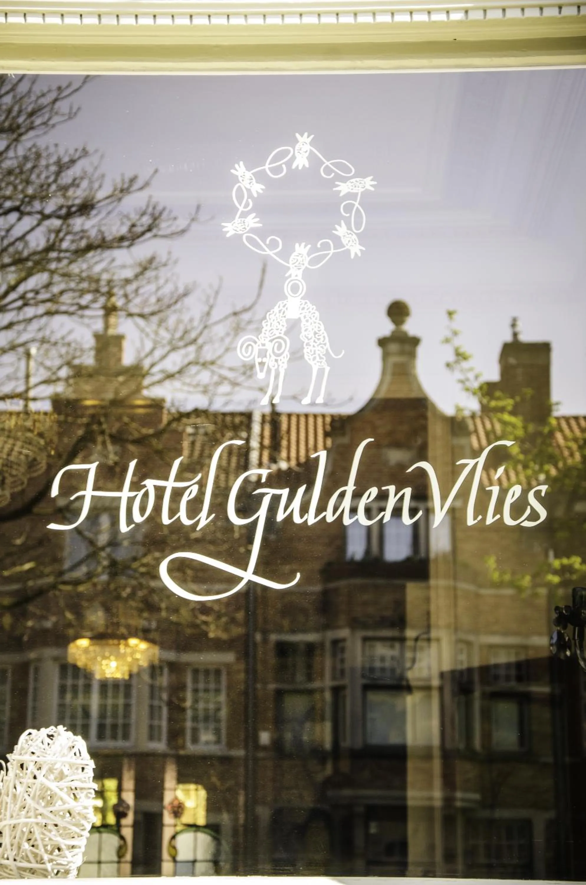 Property logo or sign in Hotel Gulden Vlies
