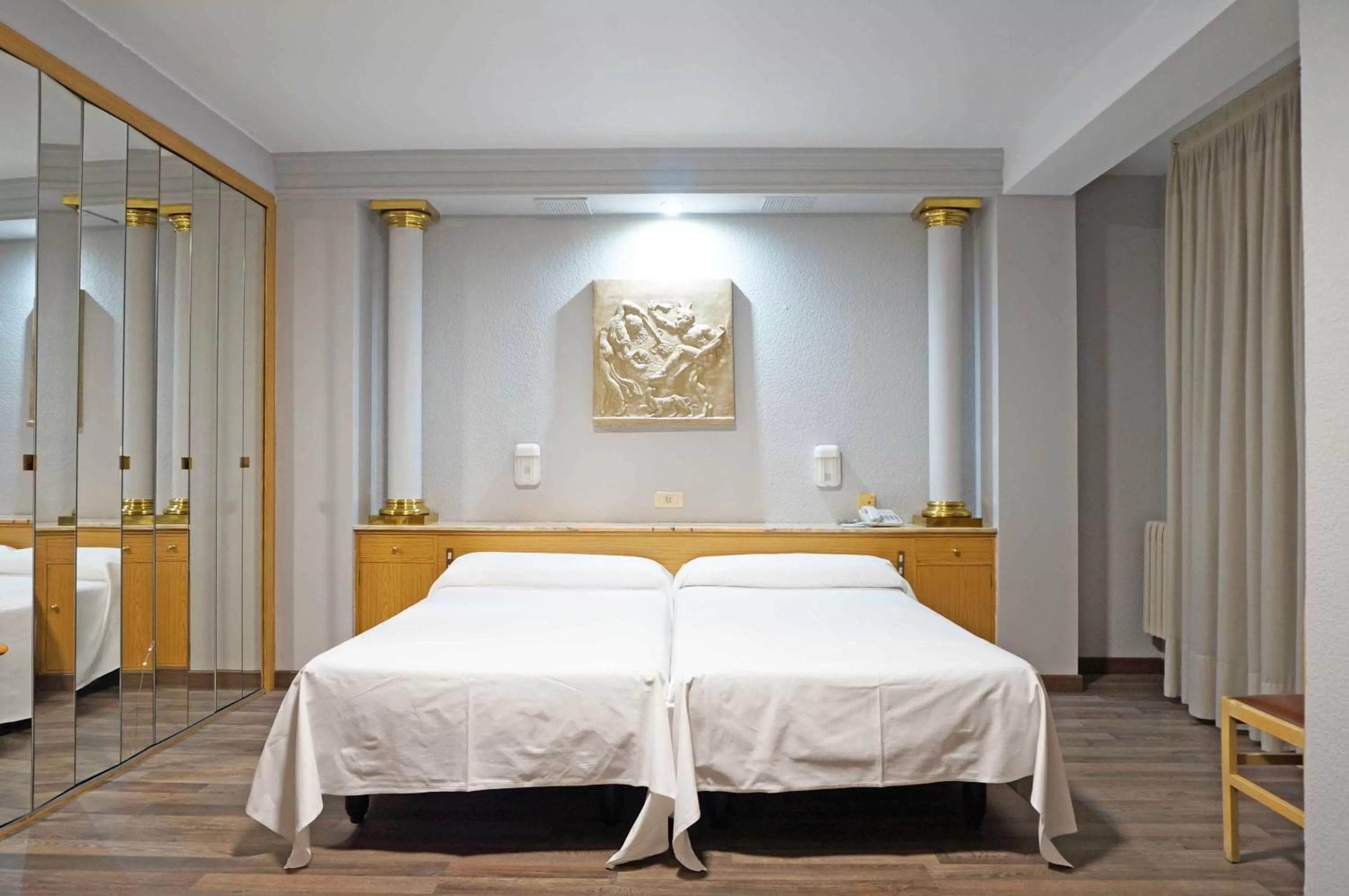 Property building, Bed in Cesaraugusta