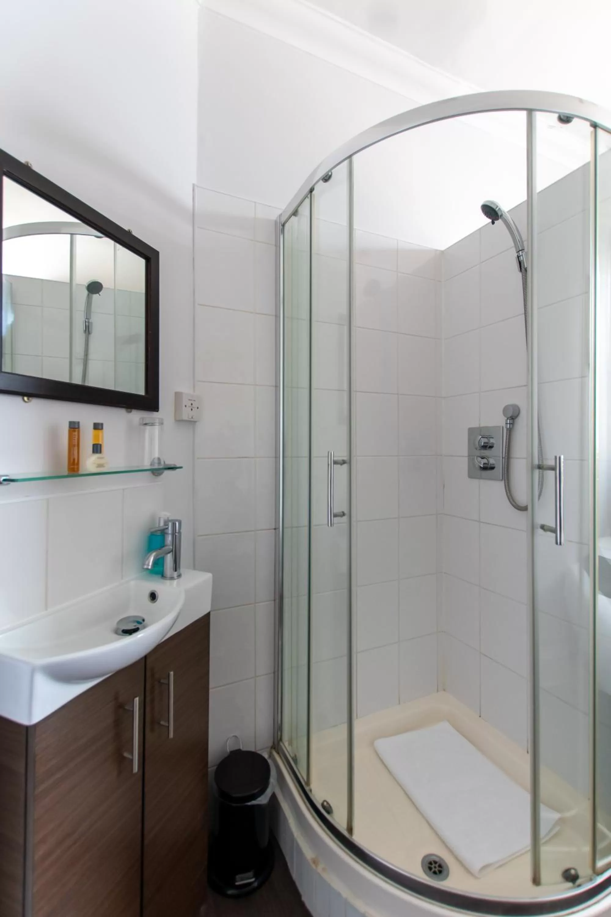 Bathroom in New Steine Hotel - B&B