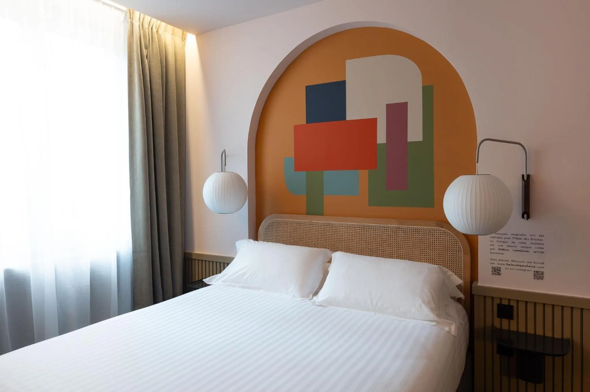 Photo of the whole room, Bed in Hôtel Des Artistes