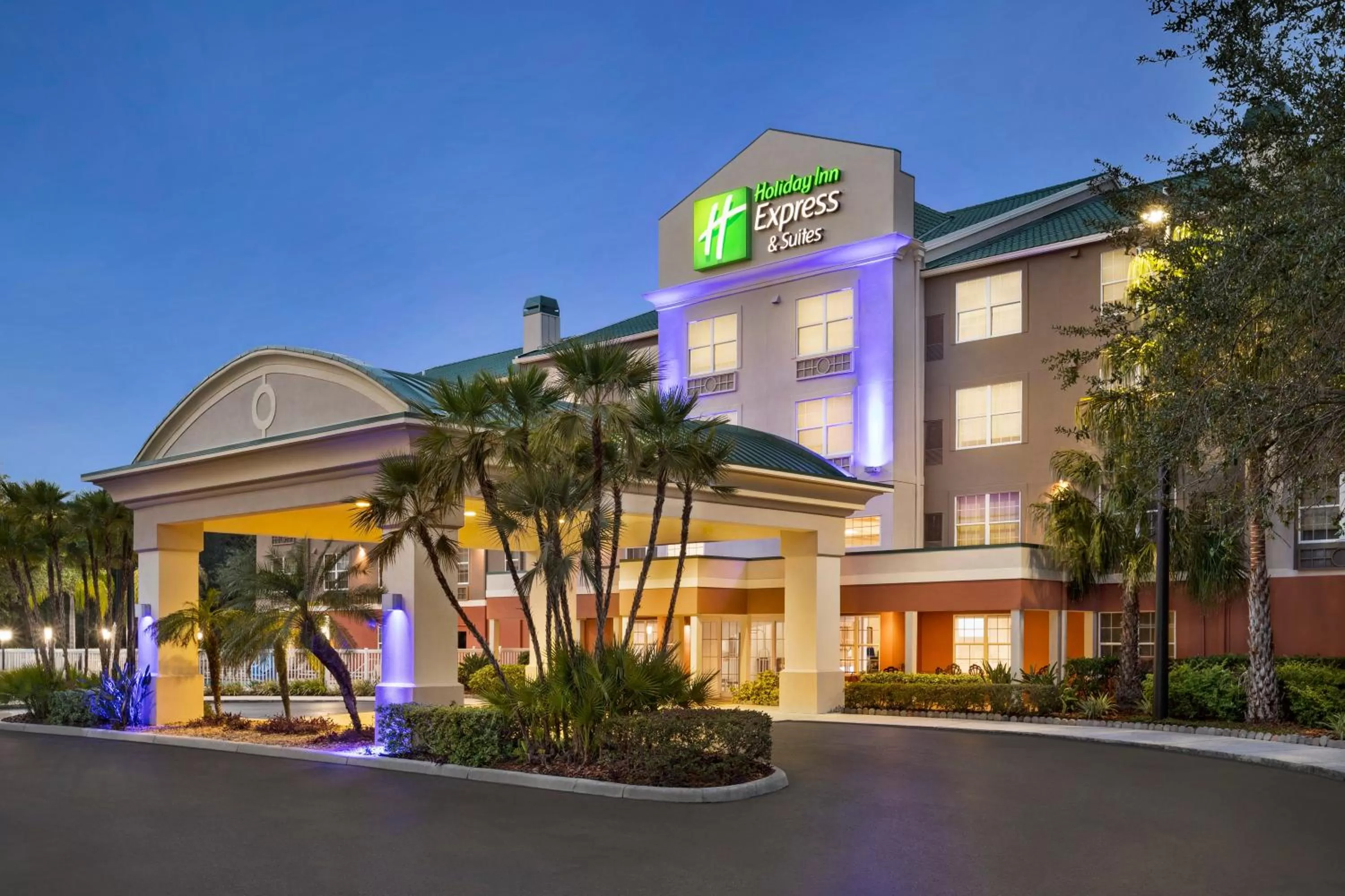 Property building in Holiday Inn Express & Suites Sarasota East by IHG