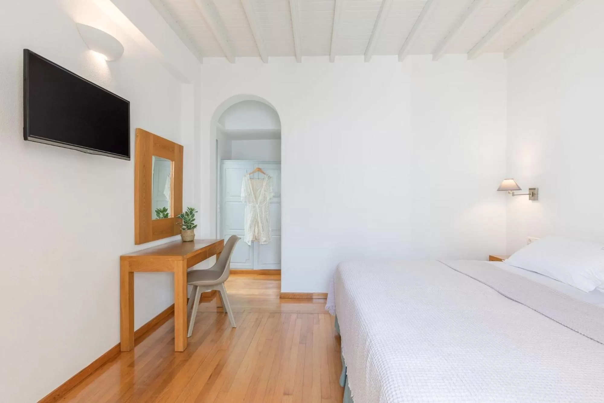 Photo of the whole room, Bed in Elena Hotel Mykonos