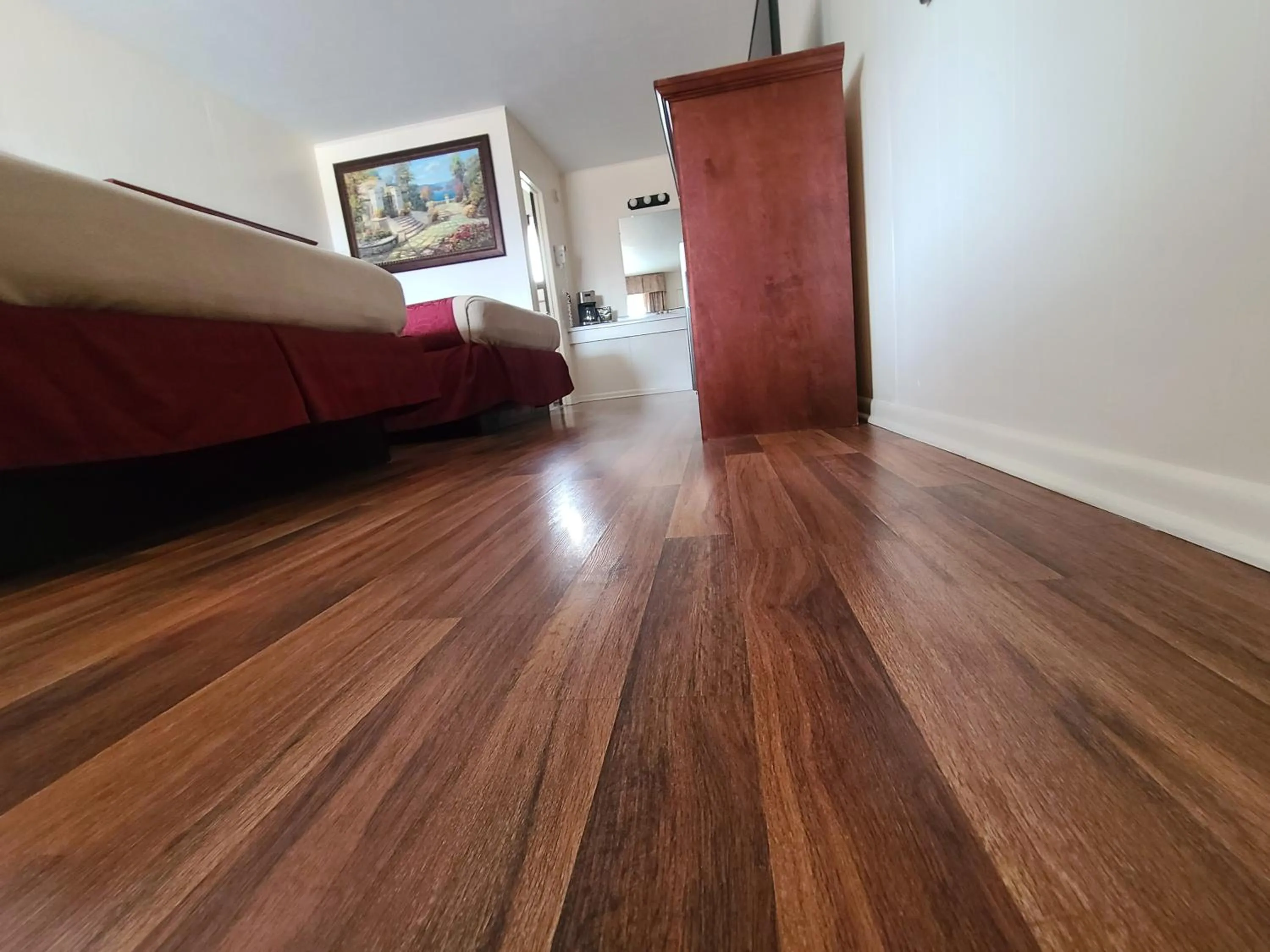 Living room, Bed in Homestead Motel