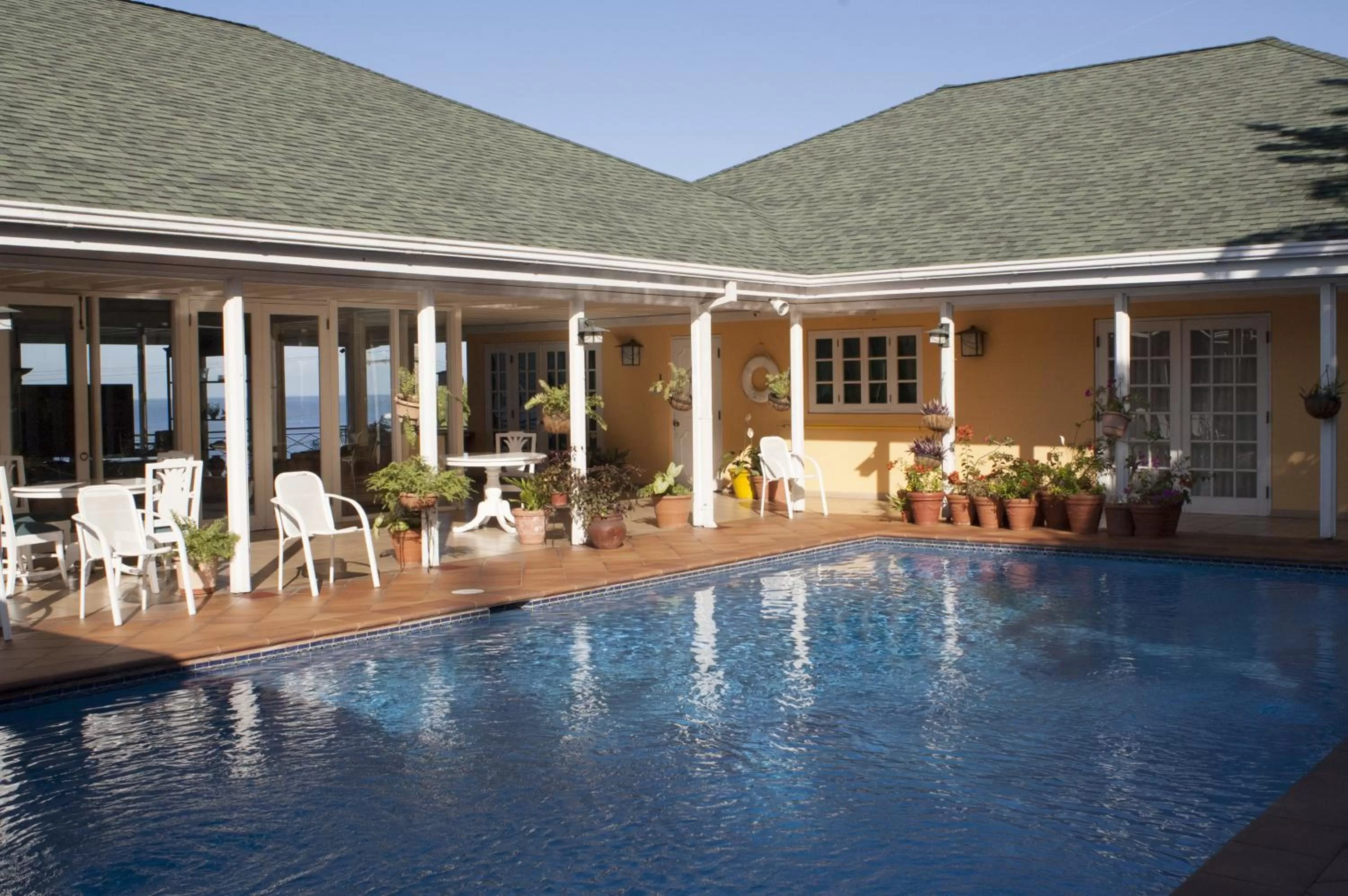 Swimming pool in Polkerris Bed & Breakfast