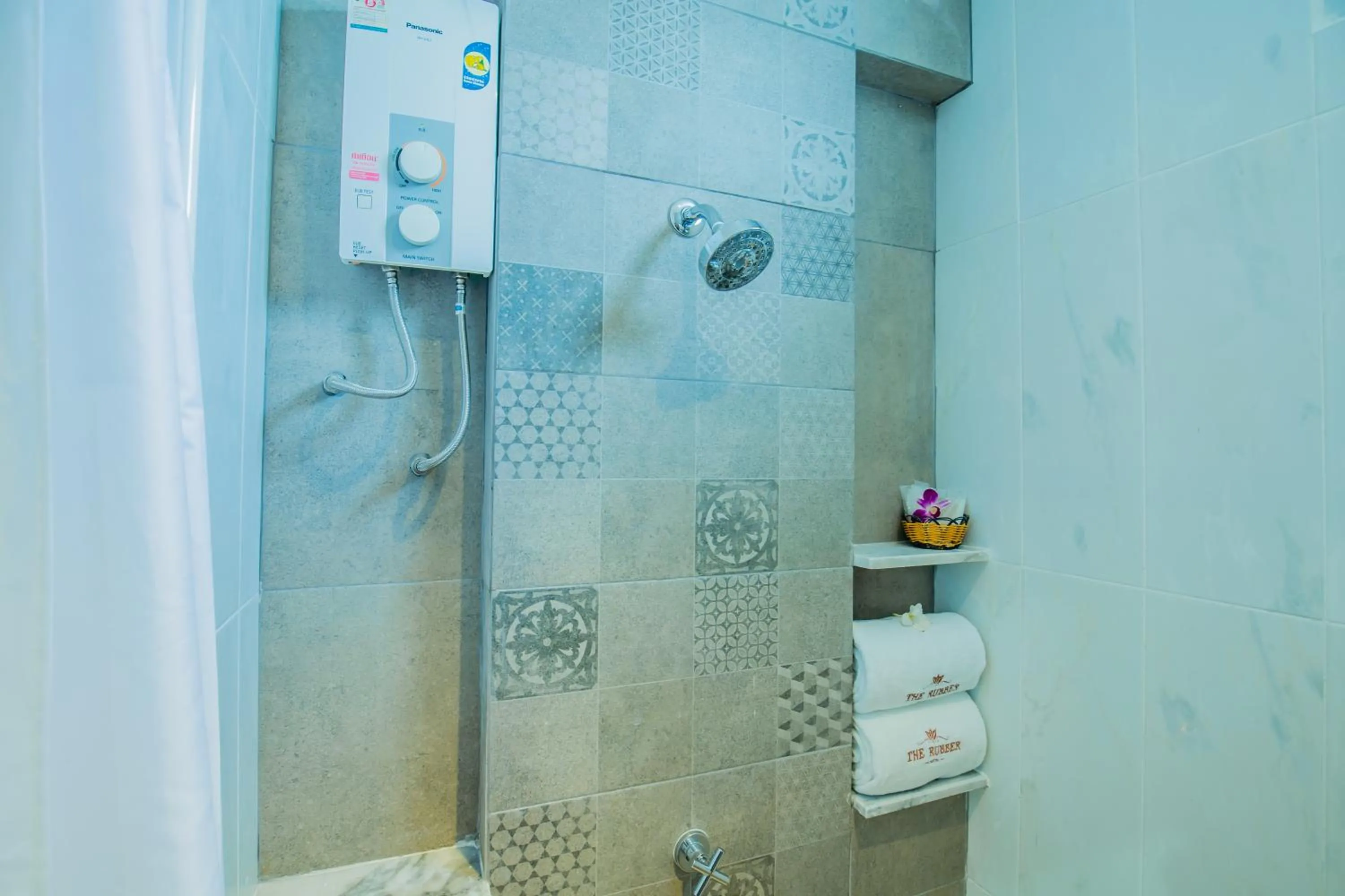 Shower in The Rubber Hotel Phuket