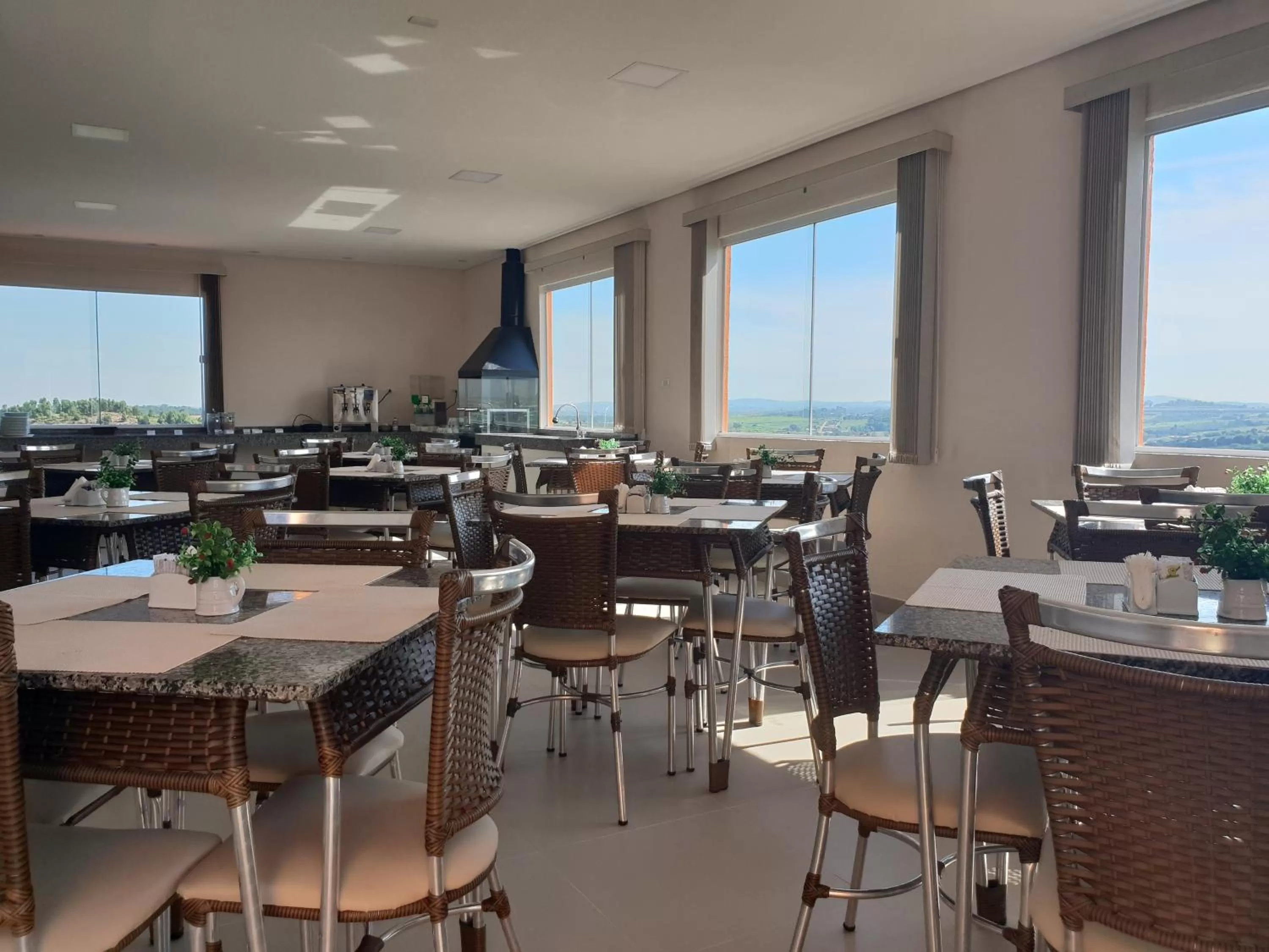 Restaurant/Places to Eat in Hotel ITR-SPA