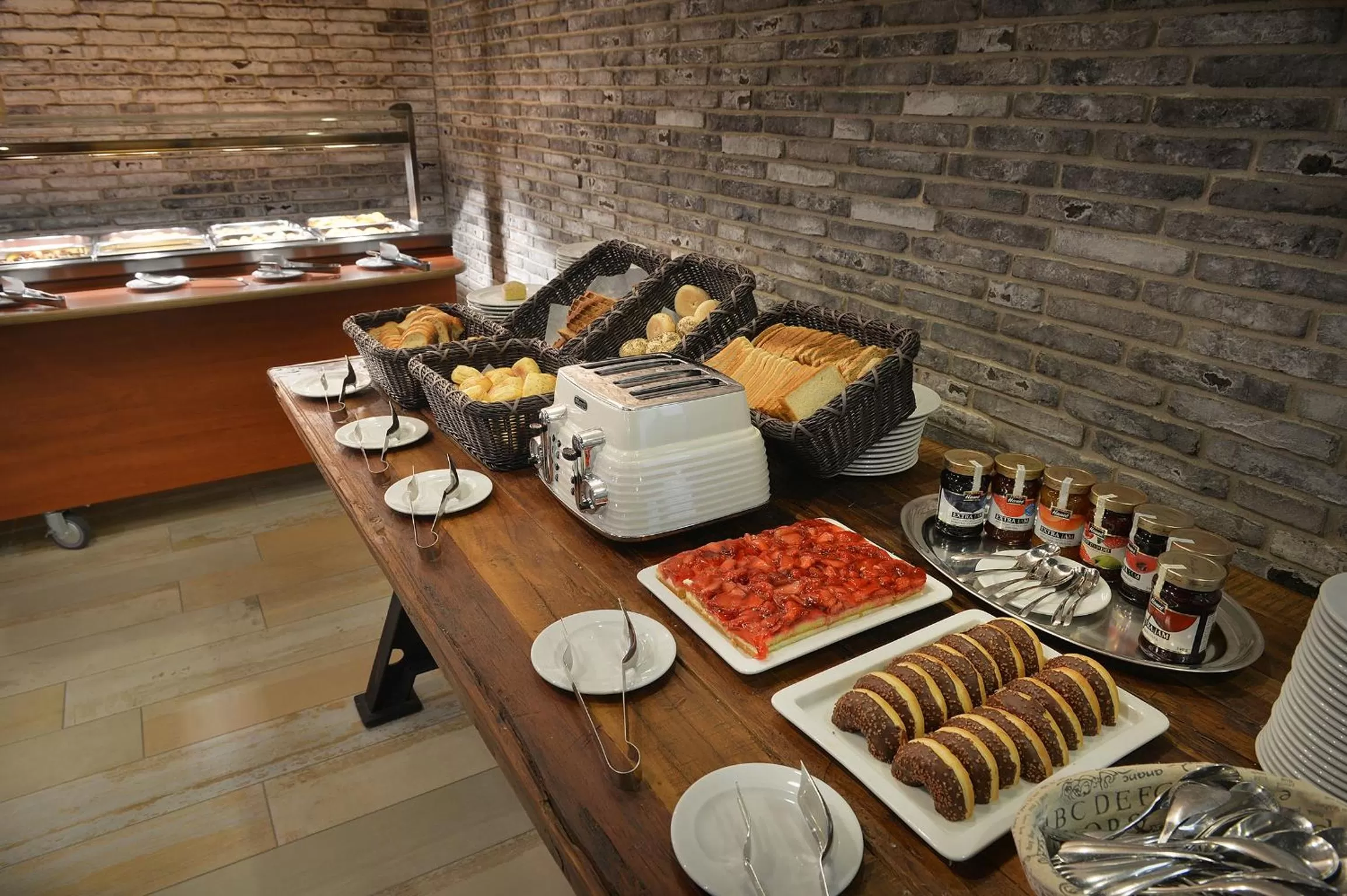 Buffet breakfast in Wilson Palace by LOFT