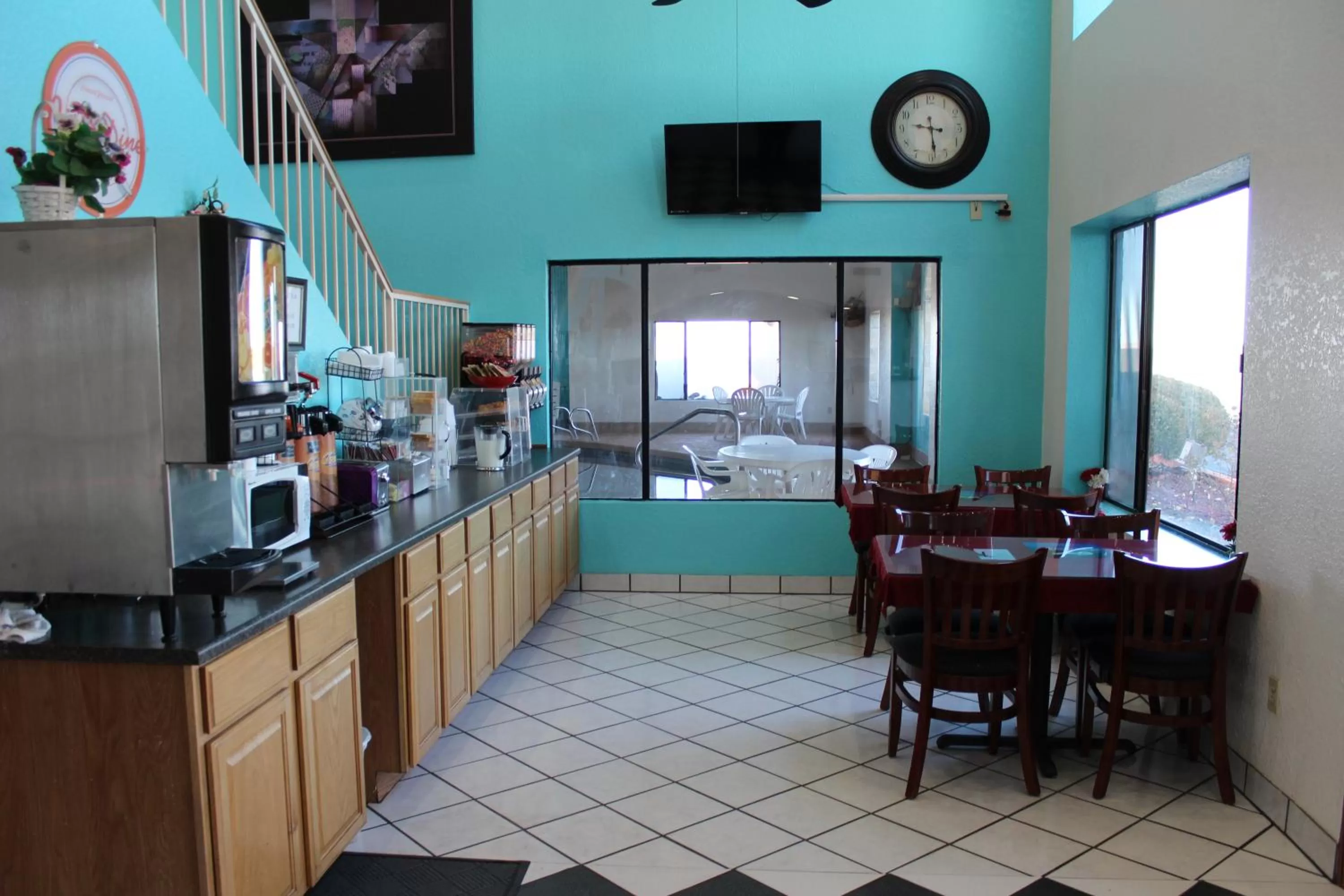 Breakfast in Howard Johnson by Wyndham Holbrook