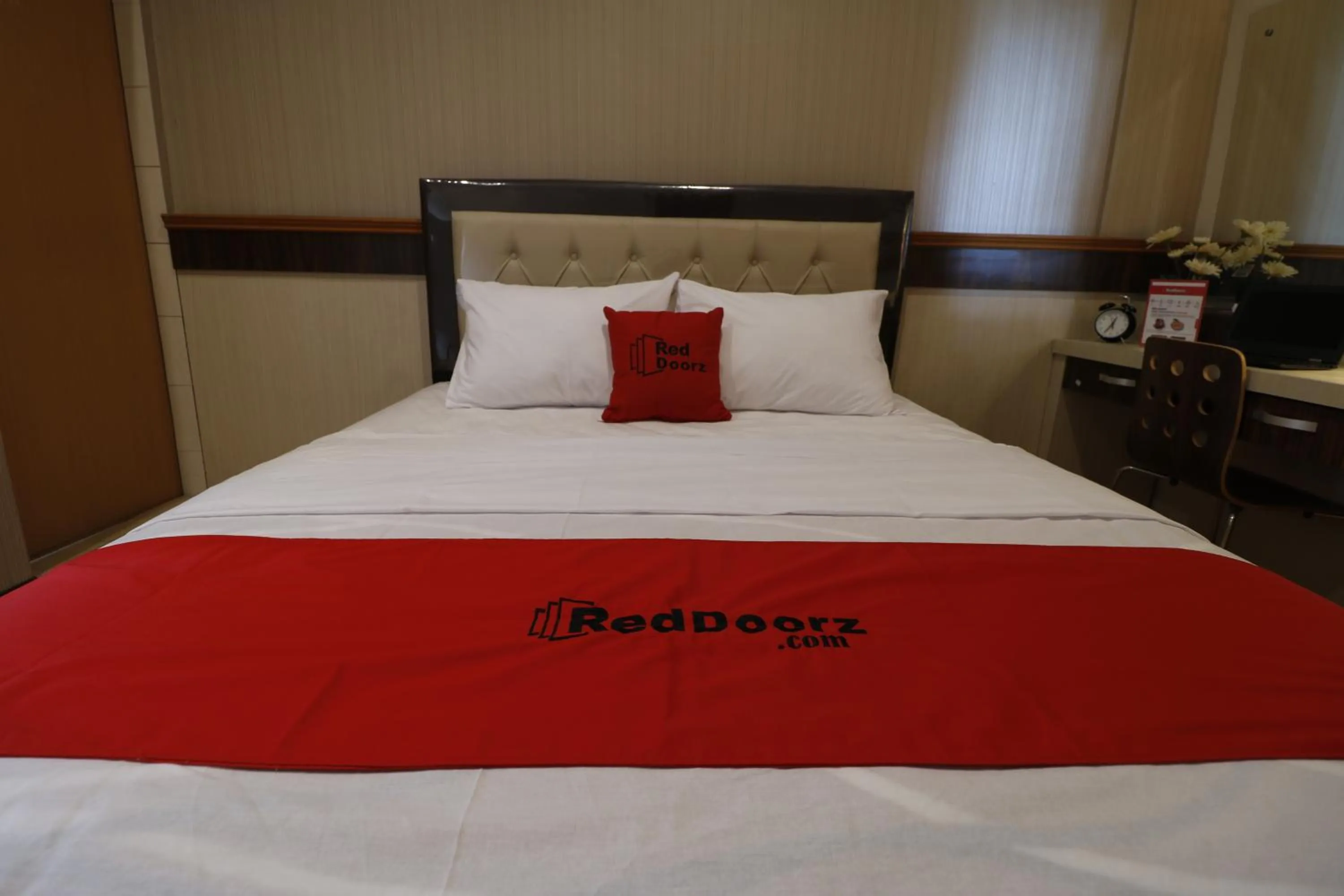Bedroom, Bed in RedDoorz Plus near Universitas Sumatera Utara
