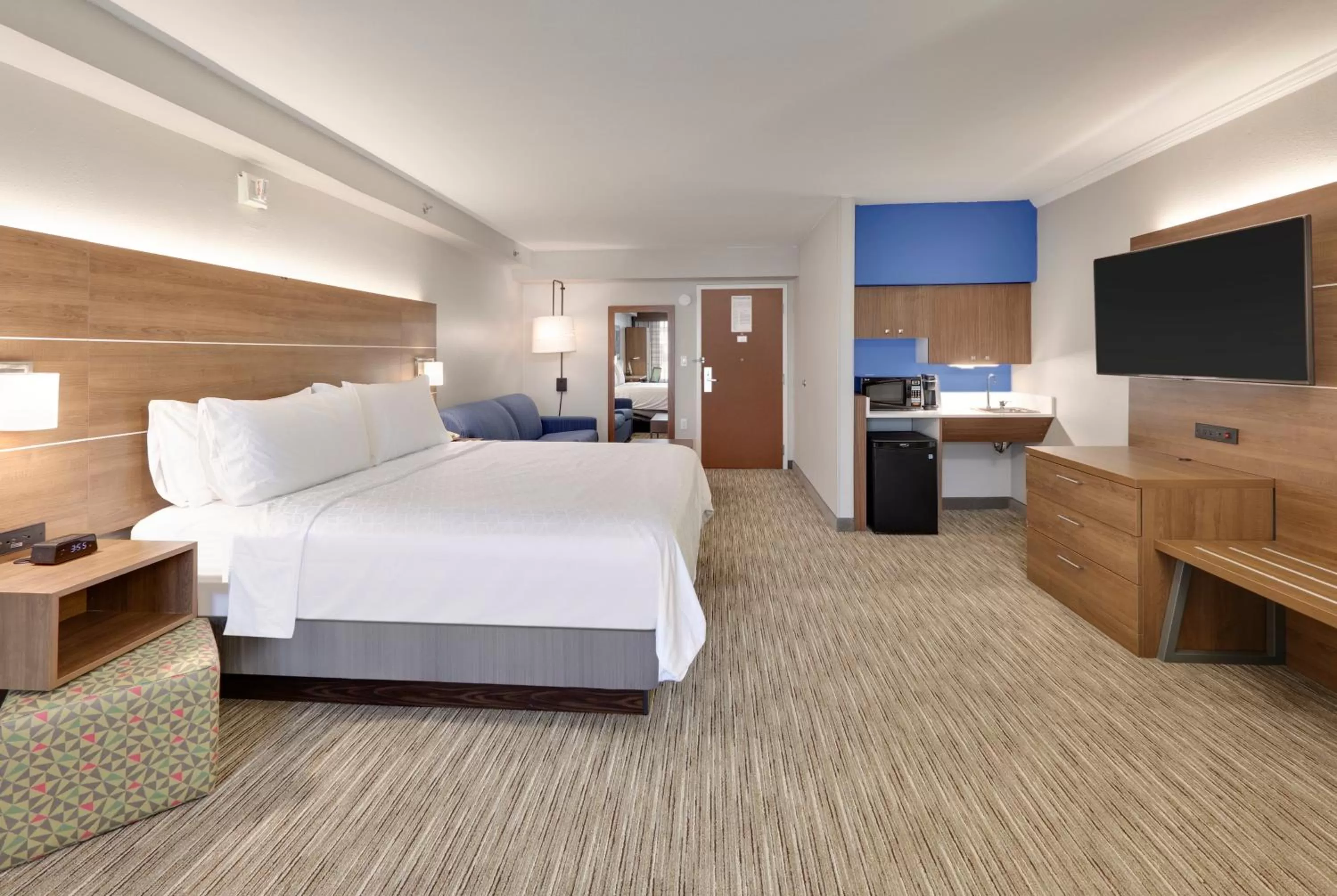 Photo of the whole room, Bed in Holiday Inn Express & Suites Irving Conv Ctr - Las Colinas by IHG