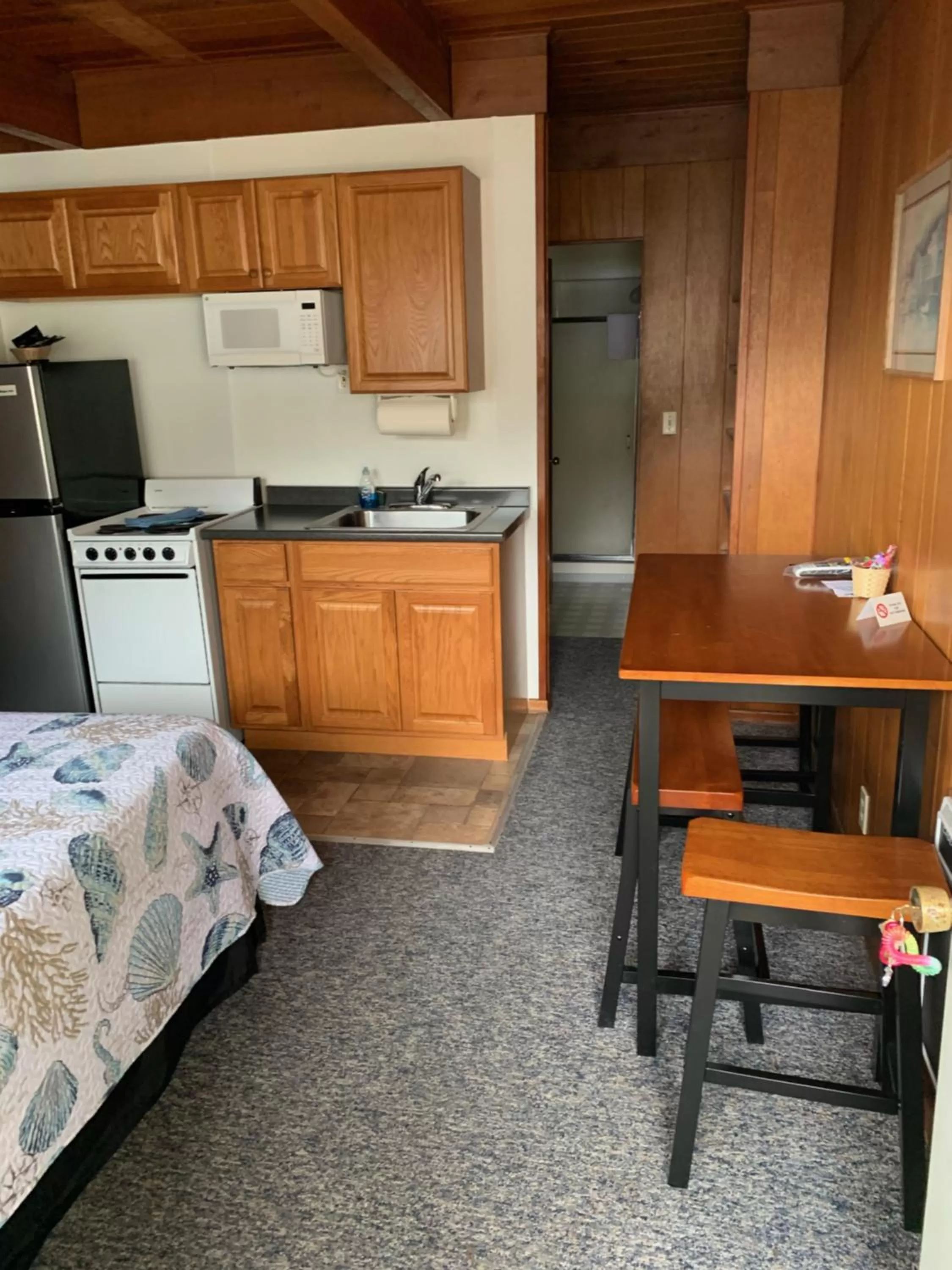 Curley's Resort & Dive Center