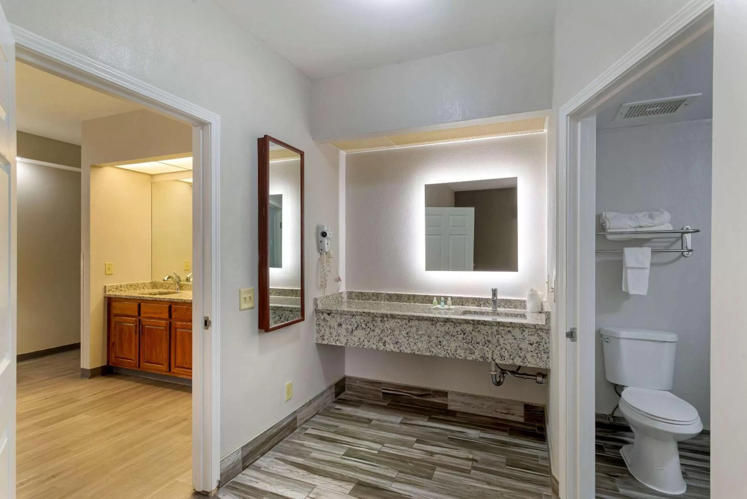 Bathroom in Quality Inn Newnan - Atlanta South