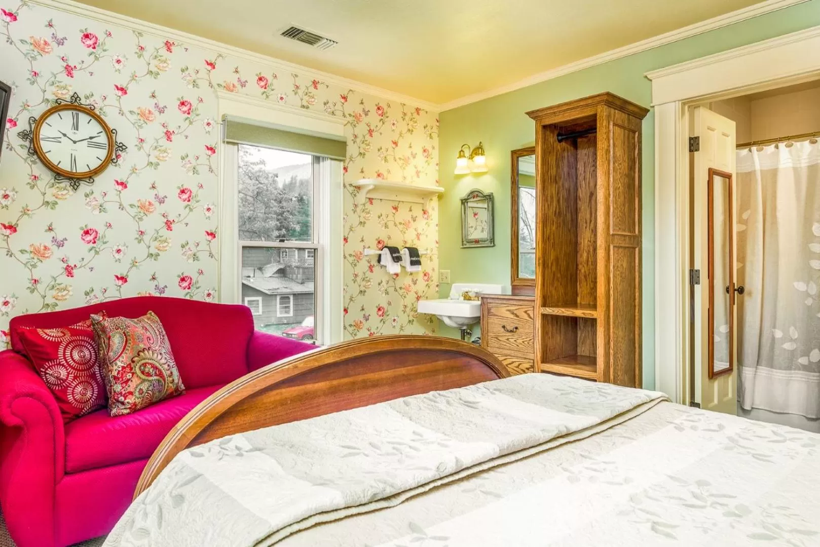 Photo of the whole room, Bed in Abigail's Bed and Breakfast Inn