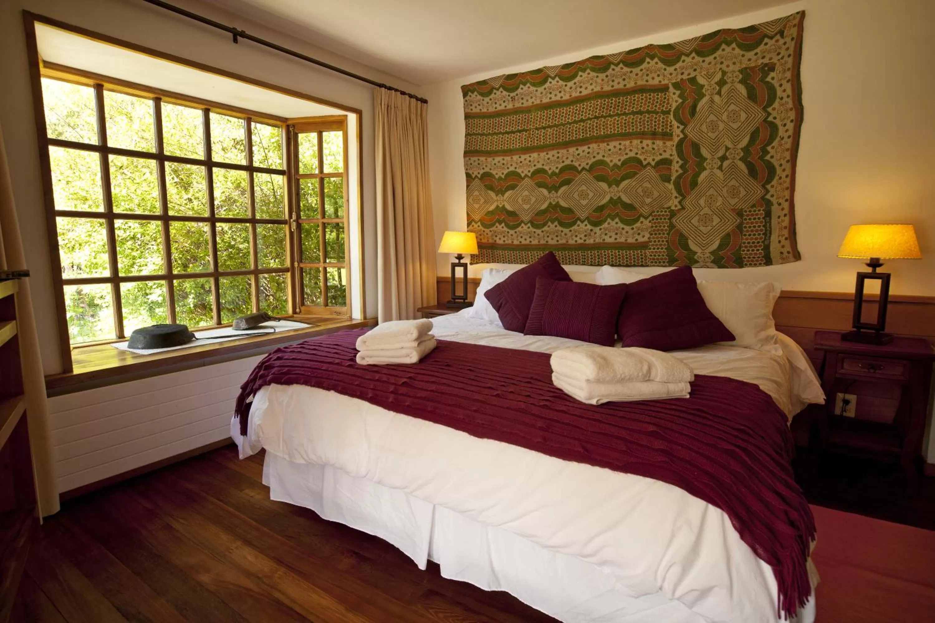 Bedroom, Bed in Hotel Posada del Río - Parque Metreñehue