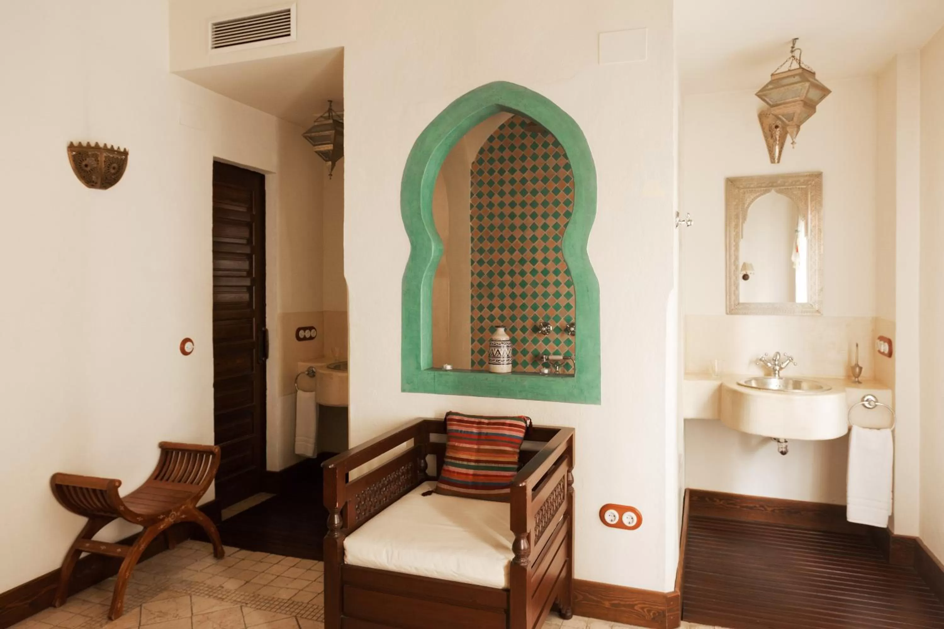 Decorative detail in Alcoba del Rey de Sevilla