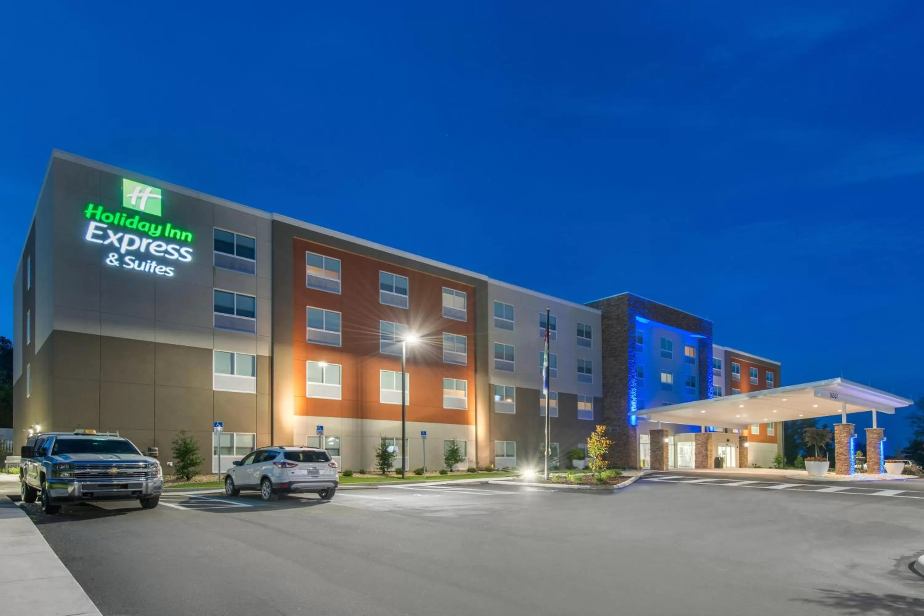 Property building in Holiday Inn Express & Suites Alachua - Gainesville Area by IHG