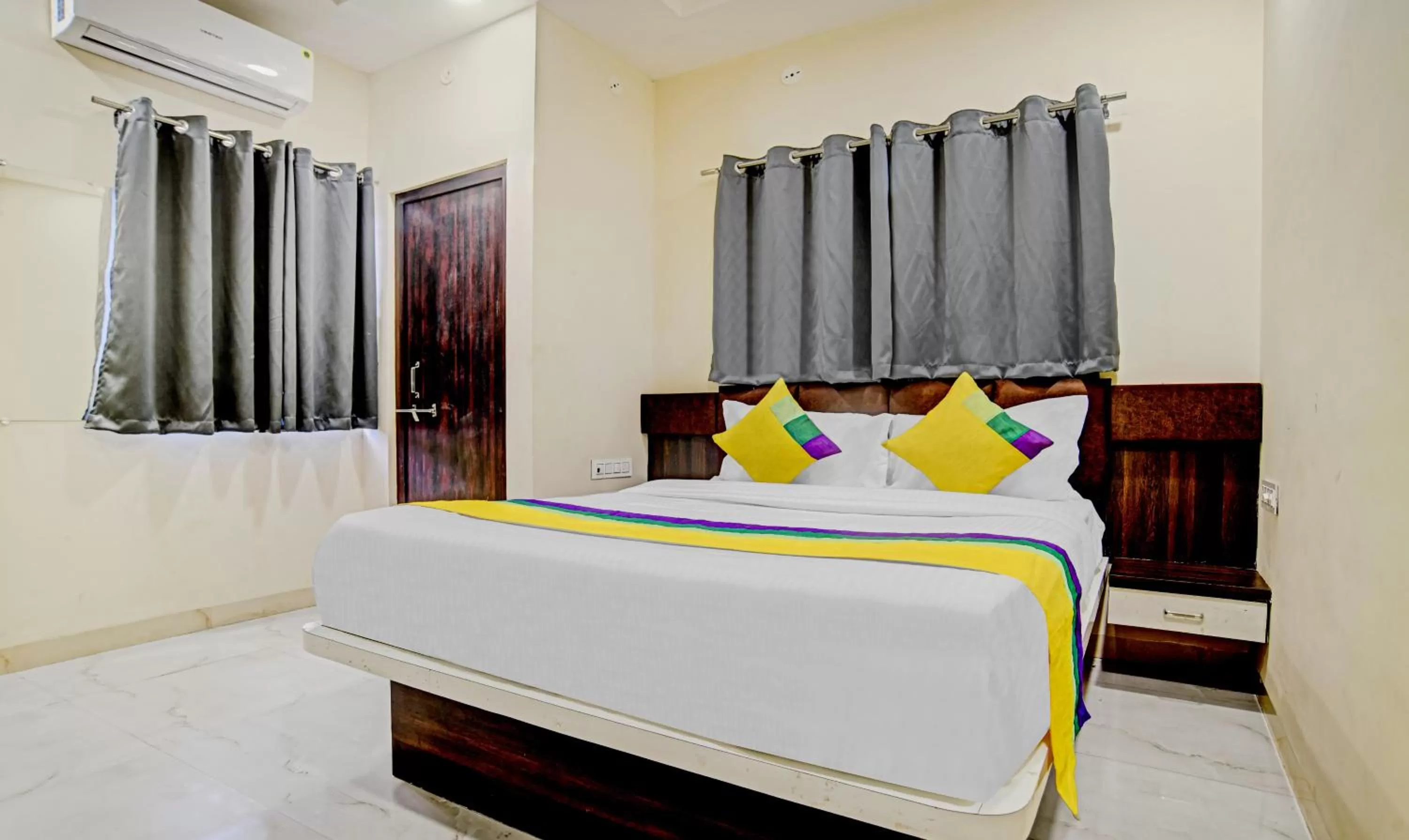 Bed in Hotel Anand Shree Near Airport,Indore