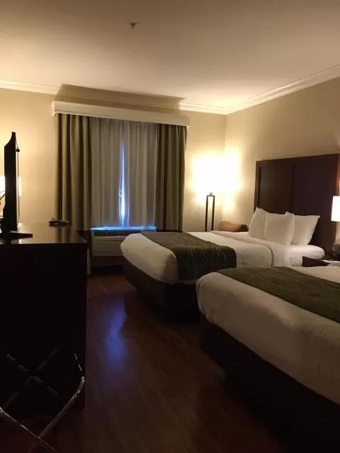 Bed in Comfort Inn Early Brownwood