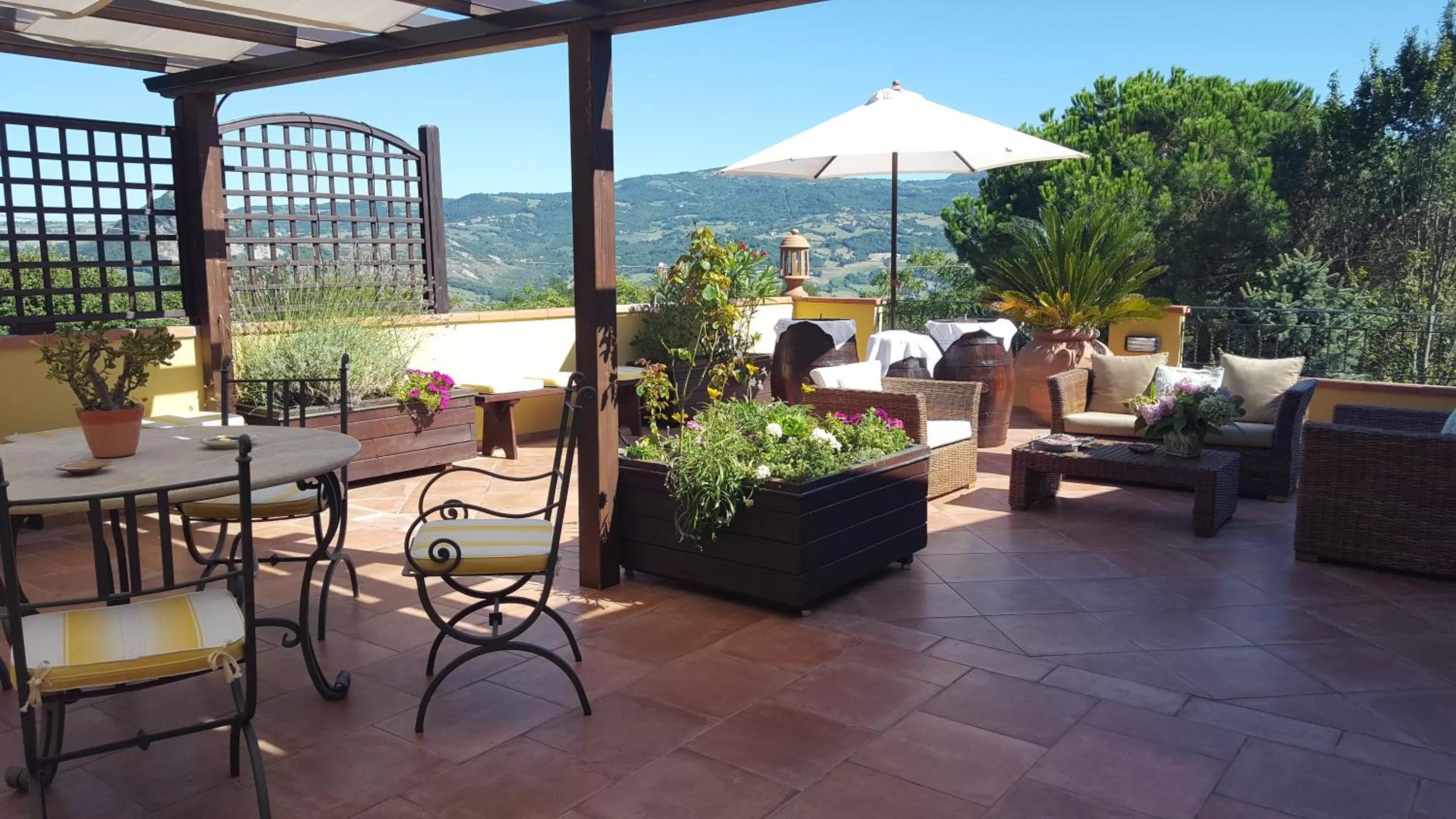 Balcony/Terrace, Restaurant/Places to Eat in B&B La Valle
