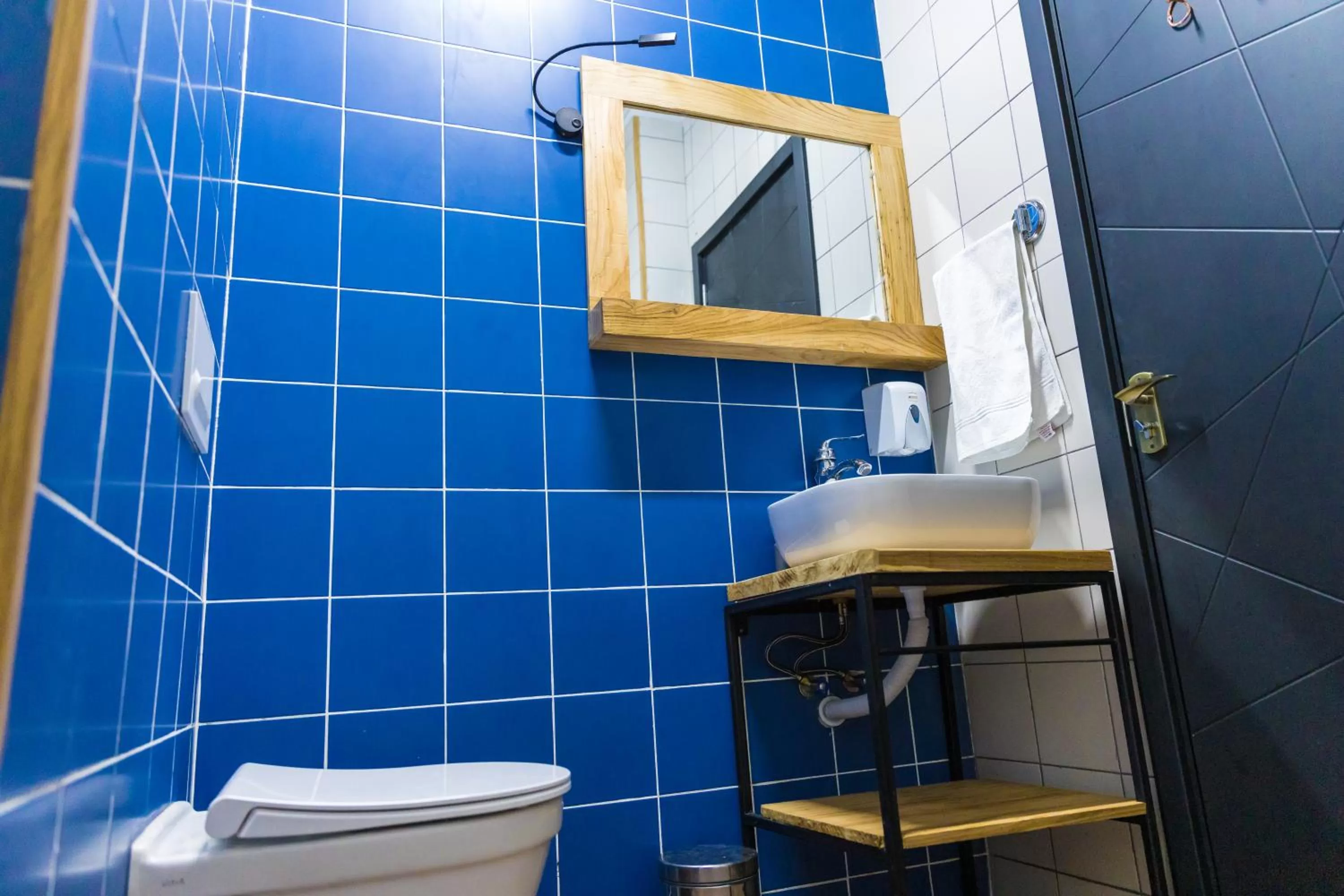 Bathroom in TJ GARDENS