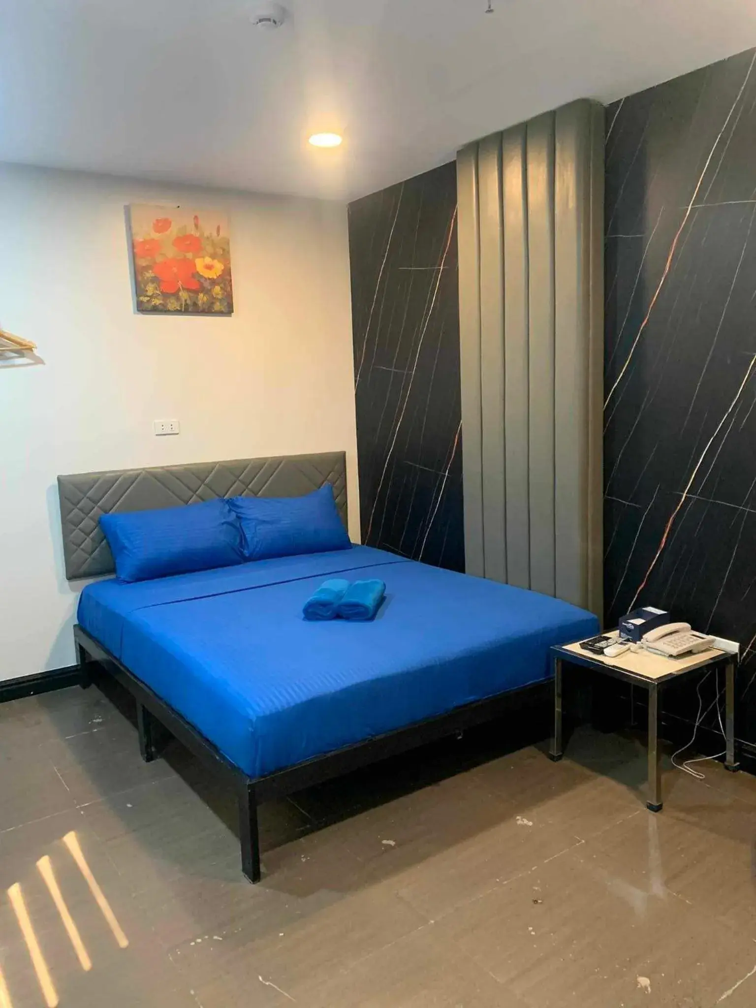 Queen Room in Maine City Residences Queen Room in Maine City Residences