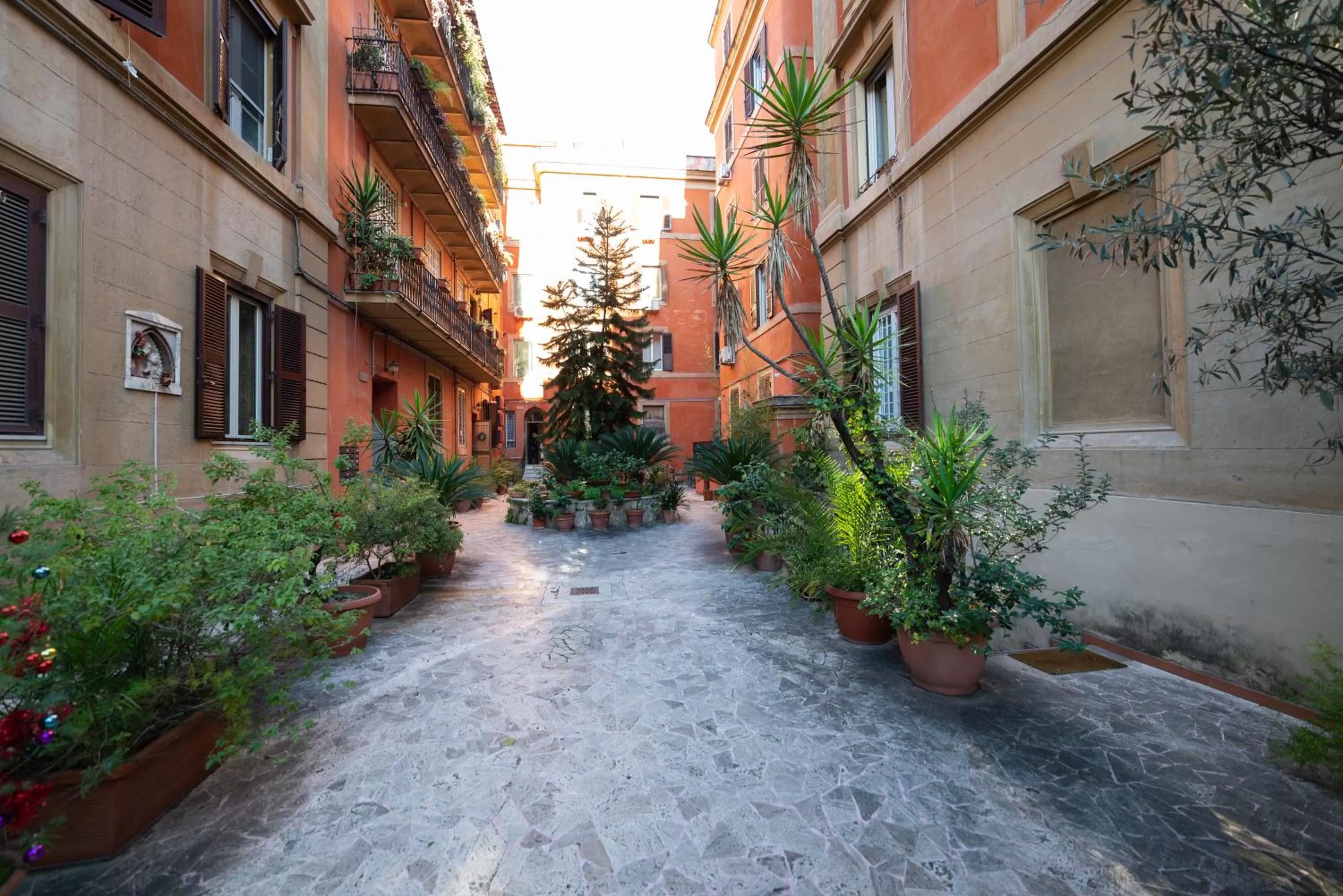 Cento Passi dal Vaticano