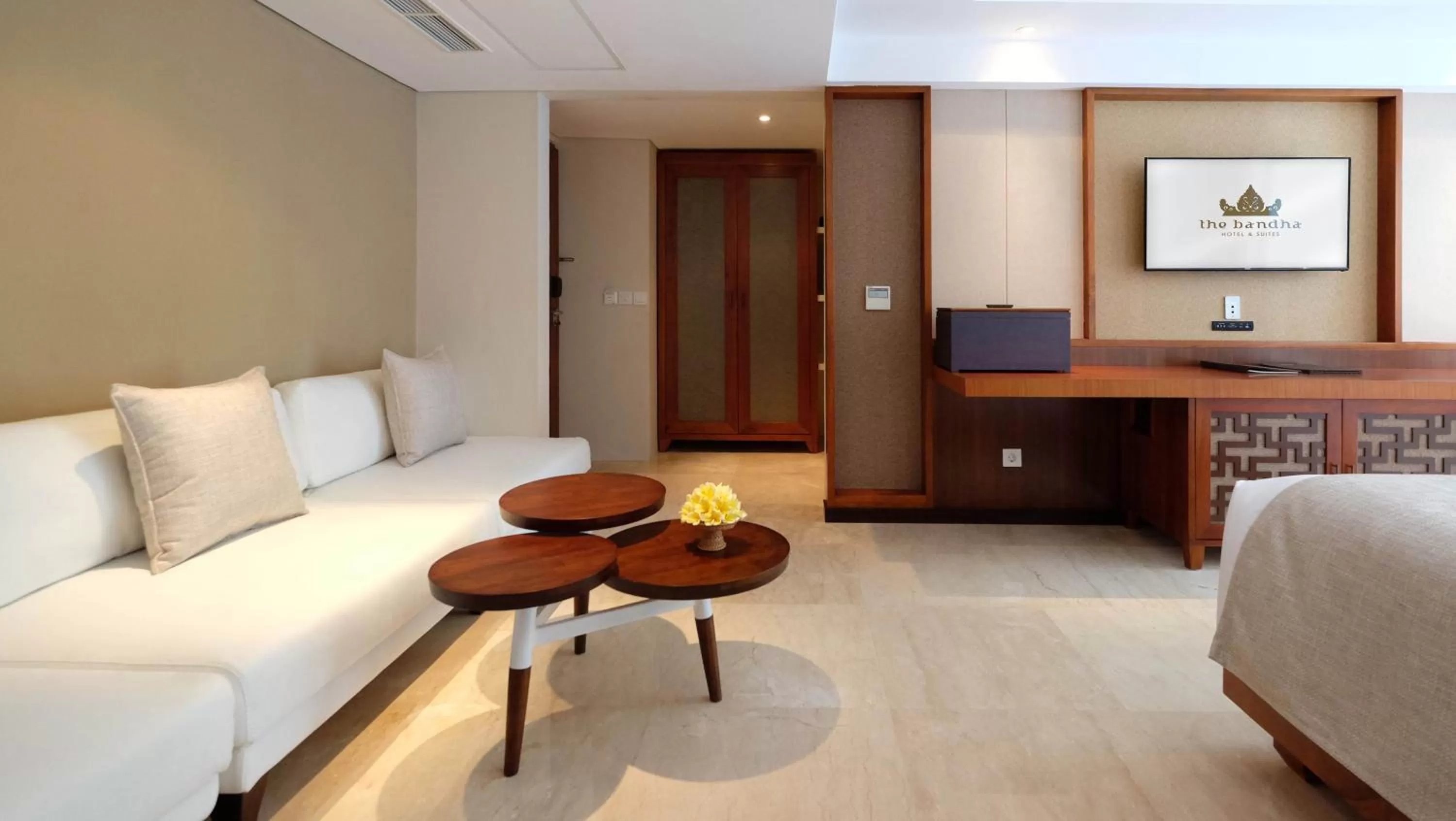 TV and multimedia, Bed in The Bandha Hotel & Suites