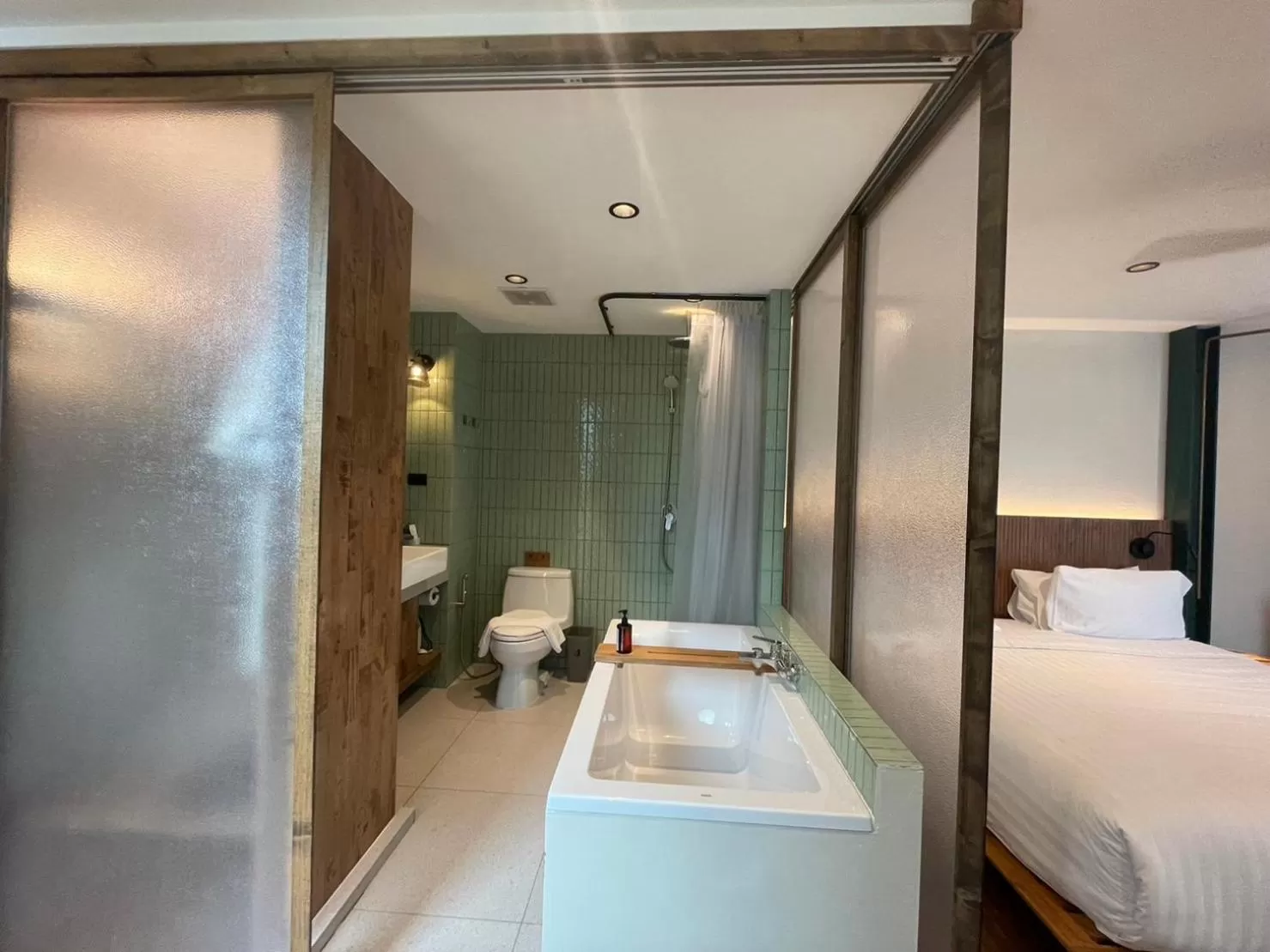 Bath, Bed in karaarom hotel