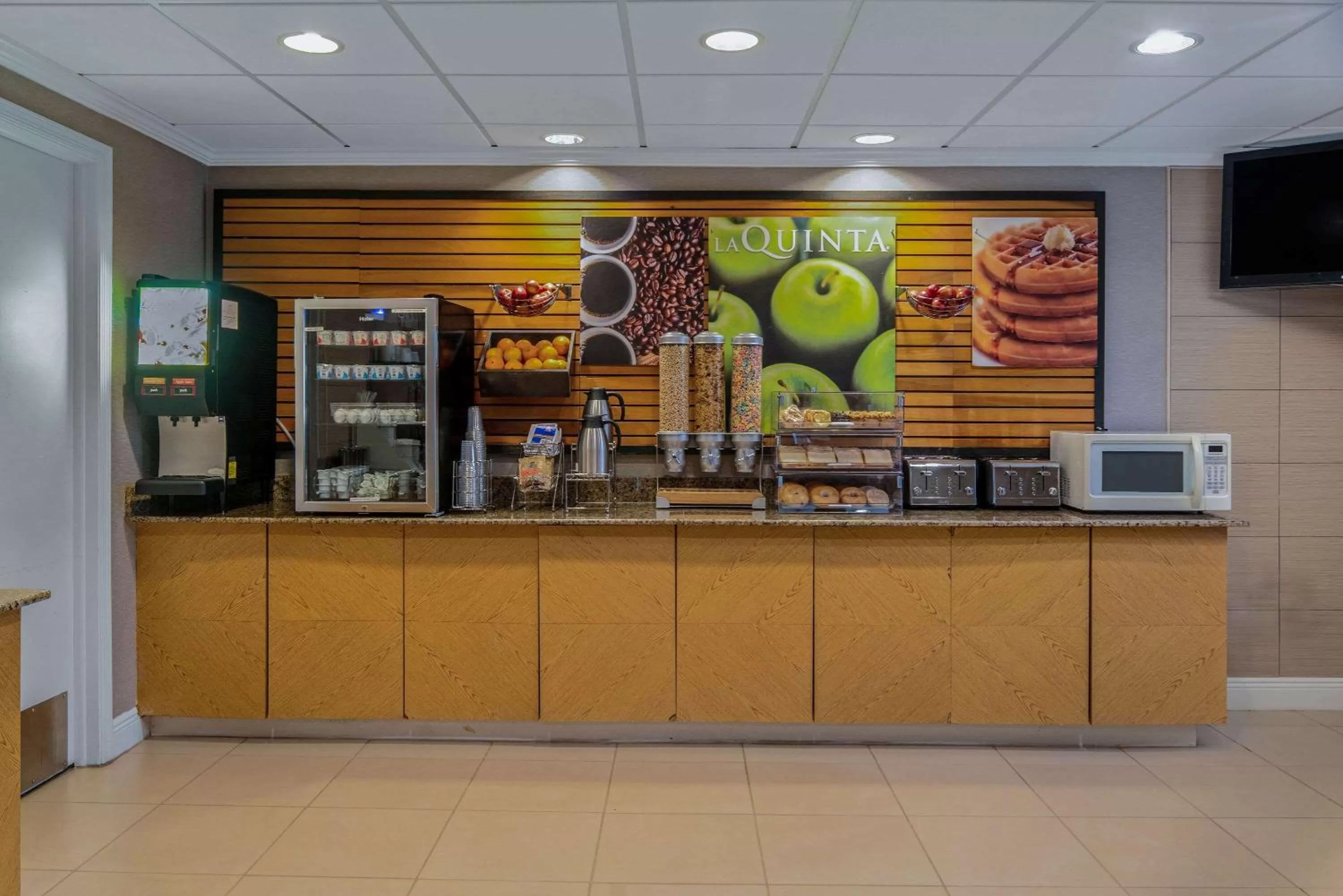 Restaurant/places to eat in La Quinta by Wyndham Naples East (I-75)