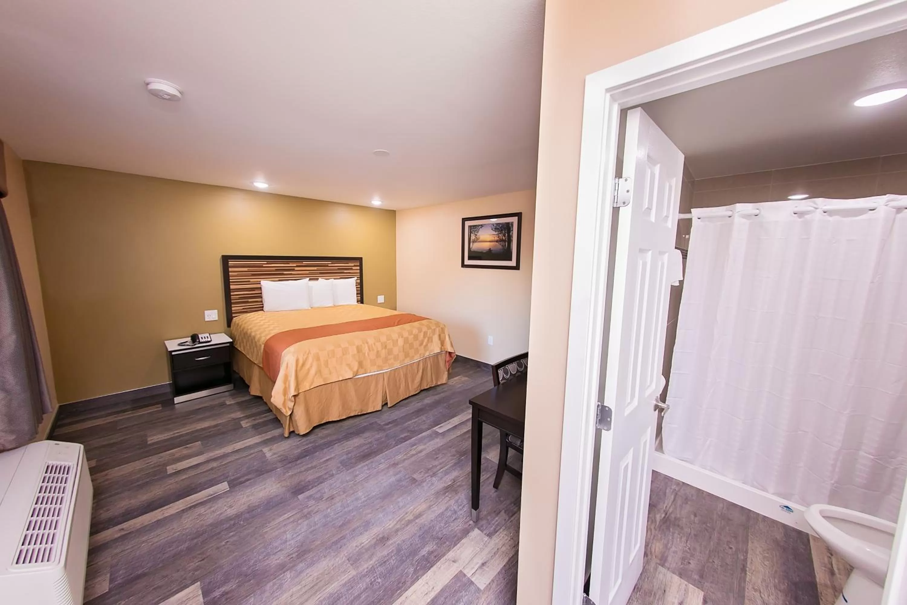 Photo of the whole room, Bed in GAREY MOTEL