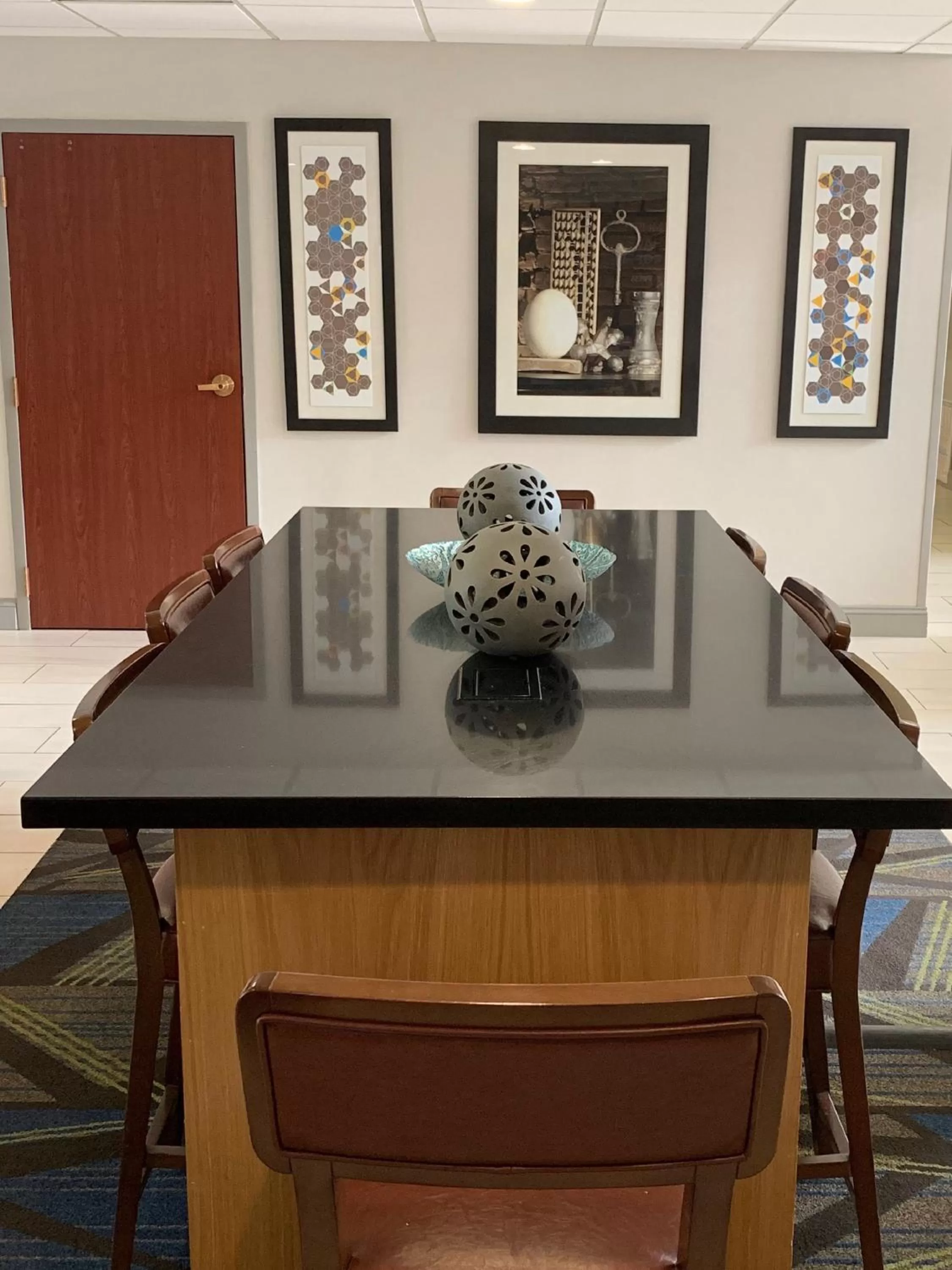 Meeting/conference room in Holiday Inn Express & Suites Charlotte Arpt-Belmont by IHG