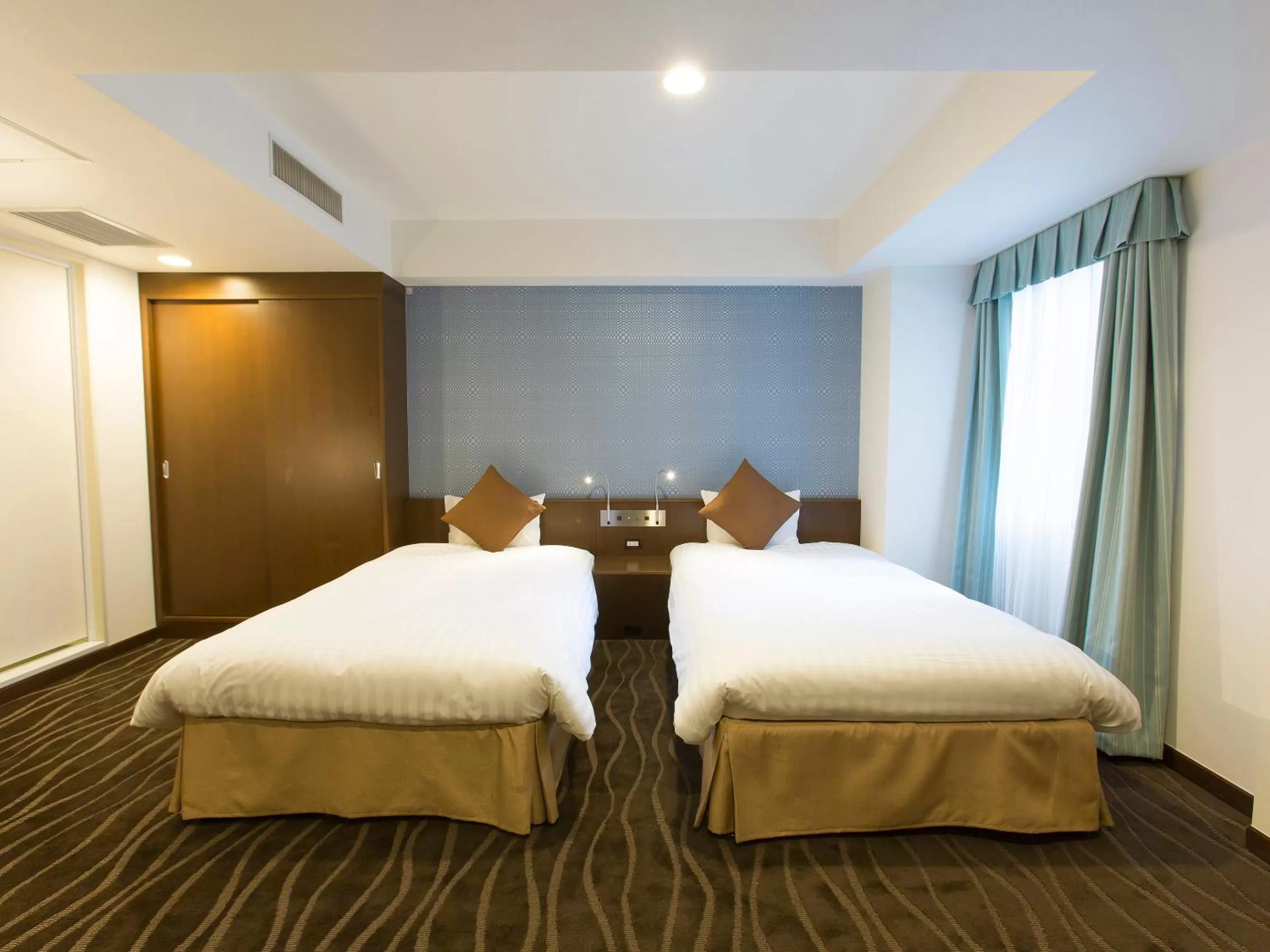 Bed in Shibuya Tobu Hotel