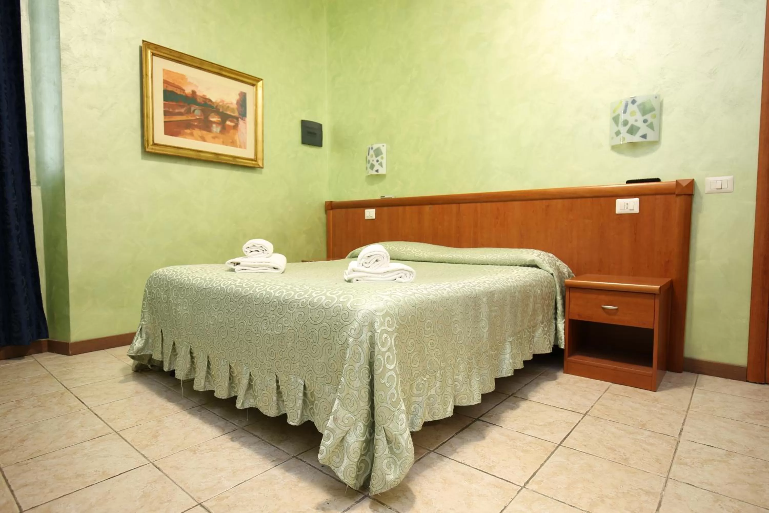 Bedroom, Bed in Hotel Tokyo