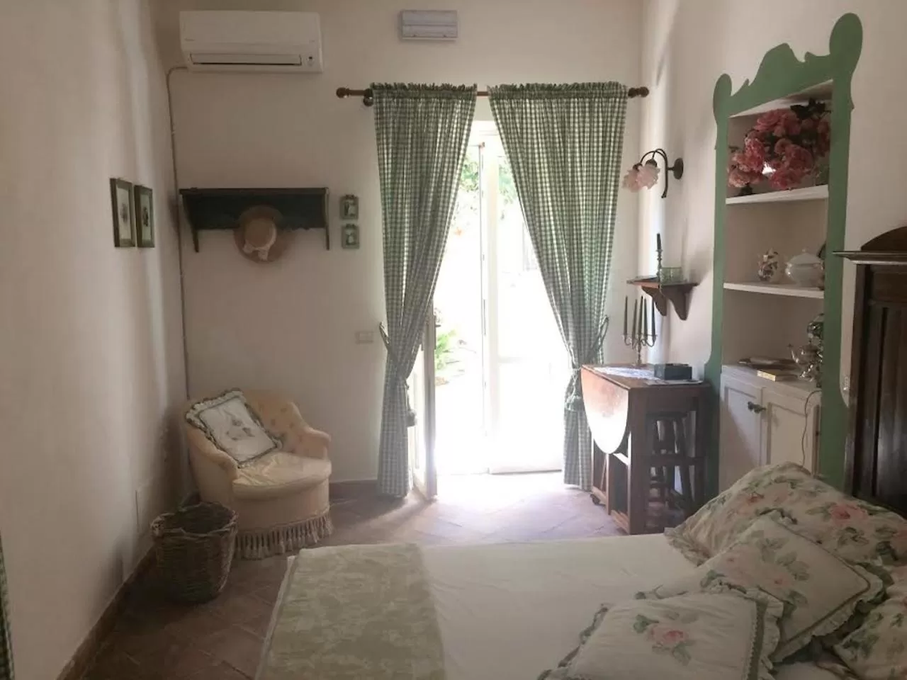 Photo of the whole room, Bed in B&B del Giglio