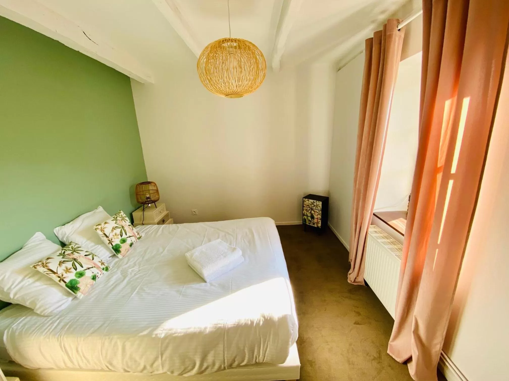 Photo of the whole room, Bed in Les Villas du Domaine de Suzel