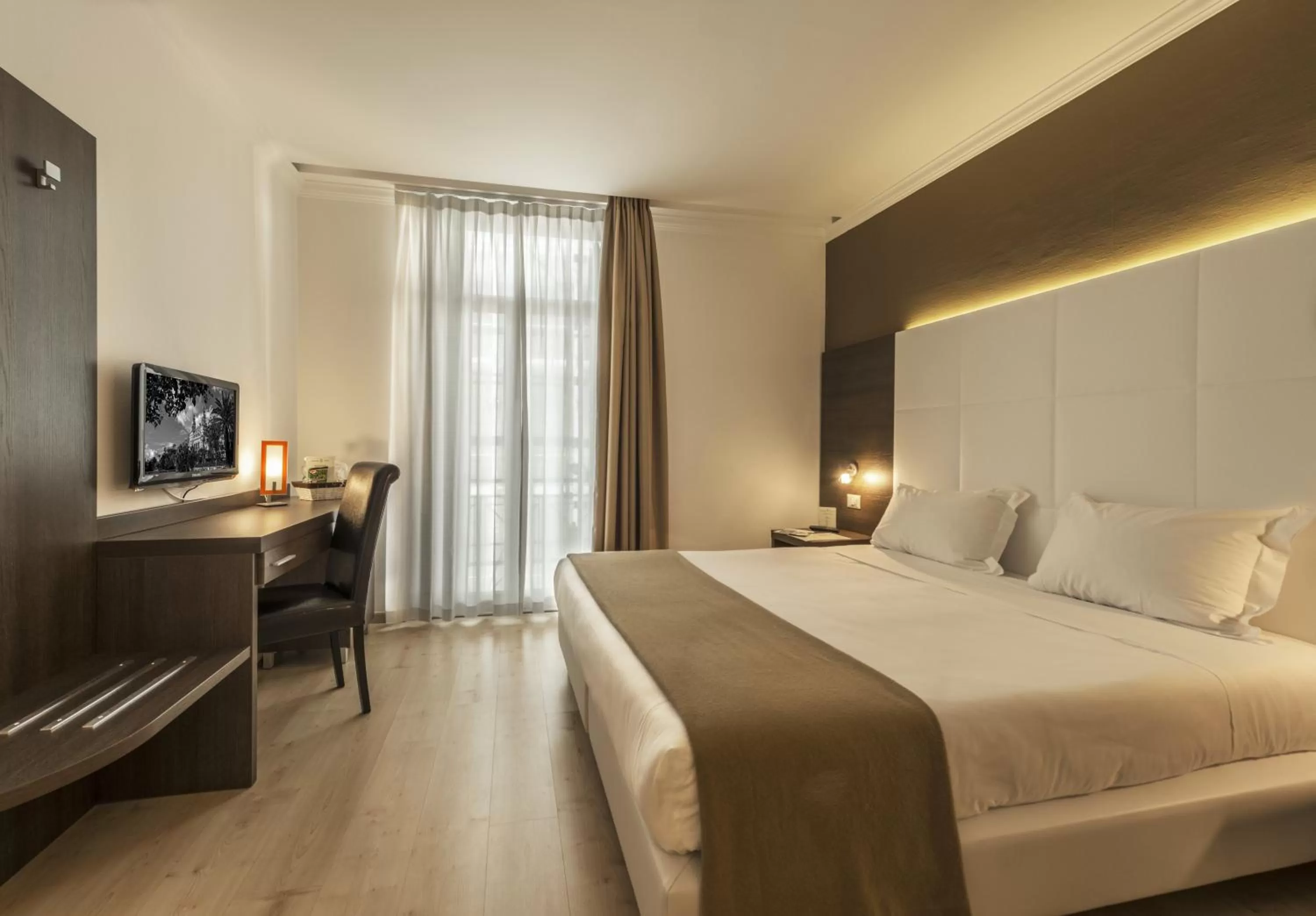 Bedroom, Bed in Ambassador-Monaco