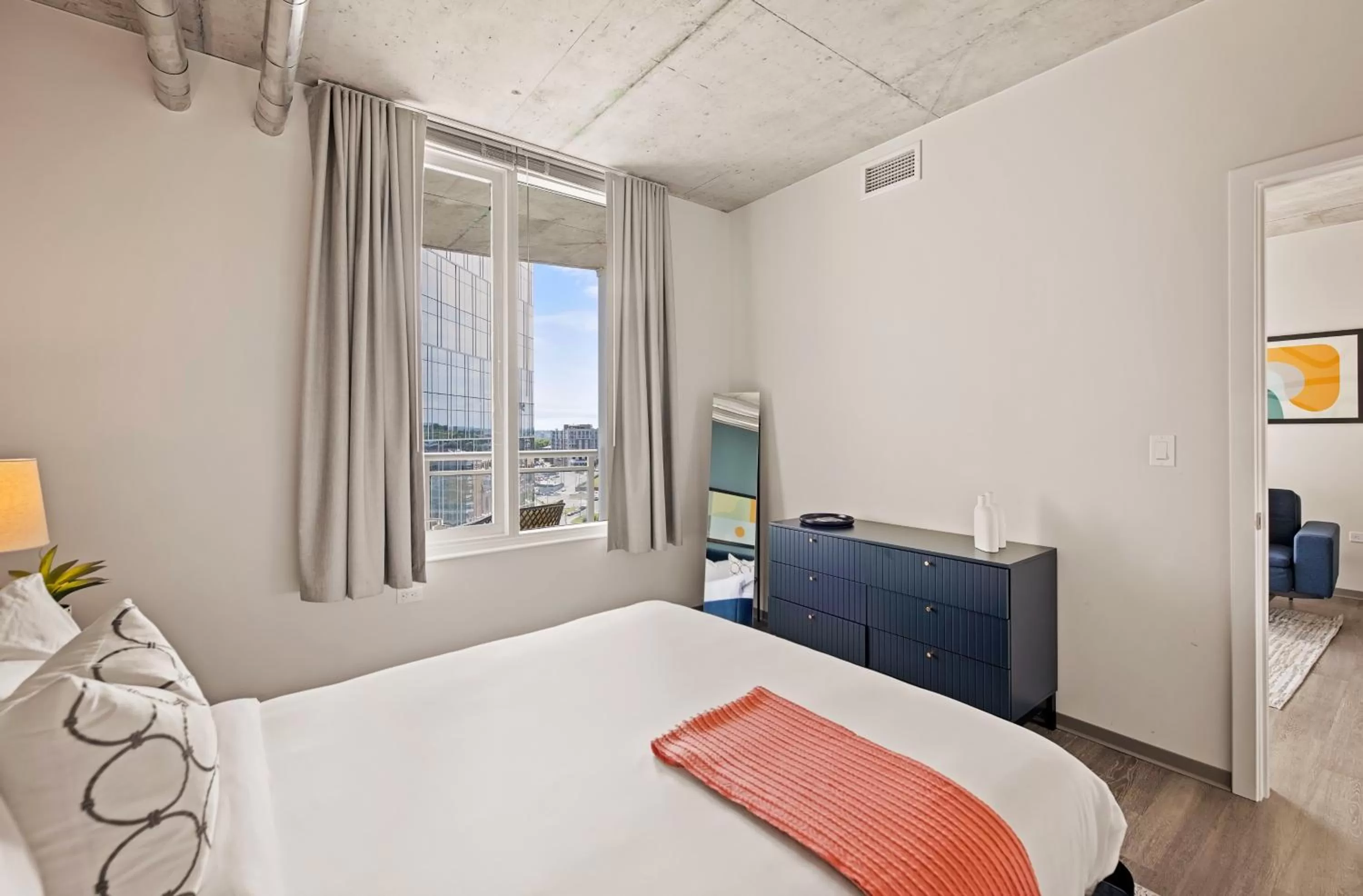 Bedroom, Bed in Placemakr Premier SoBro